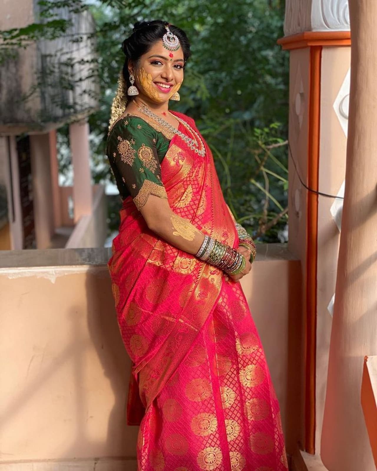 <p>சன் தொலைக்காட்சியில் ஒளிபரப்பாகி வரும் நிலா தொடரில் இருந்து விலகுவதாக அஞ்சலி கதாபாத்திரத்தில் நடித்து வரும் சியமந்தா கிரண் தெரிவித்துள்ளது ரசிகர்கள், இல்லத்தரசிகளை அதிர்ச்சியில் ஆழ்த்தியுள்ளது. </p> <p>சன் தொலைக்காட்சியில் ஒளிபரப்பாகி வரும் நிலா தொடரில் இருந்து விலகுவதாக அஞ்சலி கதாபாத்திரத்தில் நடித்து வரும் சியமந்தா கிரண் தெரிவித்துள்ளது ரசிகர்கள், இல்லத்தரசிகளை அதிர்ச்சியில் ஆழ்த்தியுள்ளது. </p>