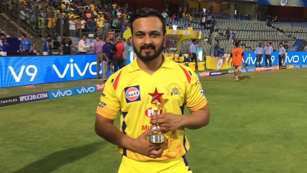 <p>రూ.2 కోట్ల బేస్ ప్రైజ్ కలిగిన ప్లేయర్ల లిస్టులో భారత స్పిన్నర్ హర్భజన్ సింగ్, కేదార్ జాదవ్ ఉన్నారు. బీసీసీఐ ప్రకటించిన అప్గ్రేటెడ్ లిస్టులో ఈ ఇద్దరూ మాత్రమే అత్యధిక బేస్ ప్రైజ్ కలిగిన భారత క్రికెటర్లు. </p> <p>రూ.2 కోట్ల బేస్ ప్రైజ్ కలిగిన ప్లేయర్ల లిస్టులో భారత స్పిన్నర్ హర్భజన్ సింగ్, కేదార్ జాదవ్ ఉన్నారు. బీసీసీఐ ప్రకటించిన అప్గ్రేటెడ్ లిస్టులో ఈ ఇద్దరూ మాత్రమే అత్యధిక బేస్ ప్రైజ్ కలిగిన భారత క్రికెటర్లు. </p>