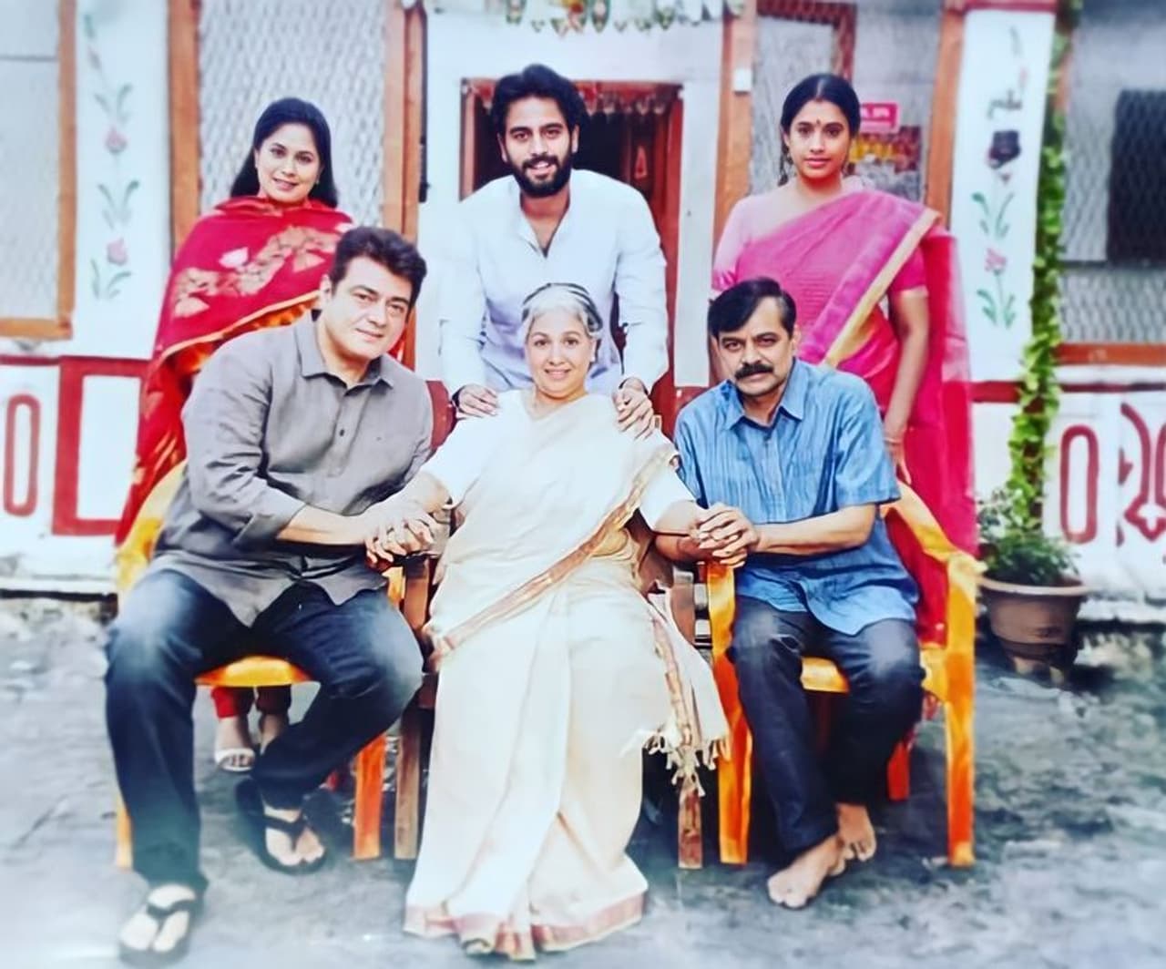 <p>‘நேர்கொண்ட பார்வை’ படத்தின் வெற்றியை அடுத்து தல அஜித், ஹெச்.வினோத், போனிகபூர் மீண்டும் கூட்டணியில் இணைந்துள்ள திரைப்படம் 'வலிமை'. அஜித்தின் 60வது படமாக தயாராகி வரும் இதில், அஜித் ஈஸ்வரமூர்த்தி ஐபிஎஸ் என்ற காவல்துறை அதிகாரி கதாபாத்திரத்தில் நடித்து வருகிறார். அவரில்லை ஜோடியாக 'காலா' பட நடிகை ஹீமோ குரோஷி நடித்துள்ளார்.&nbsp;<br />&nbsp;</p>