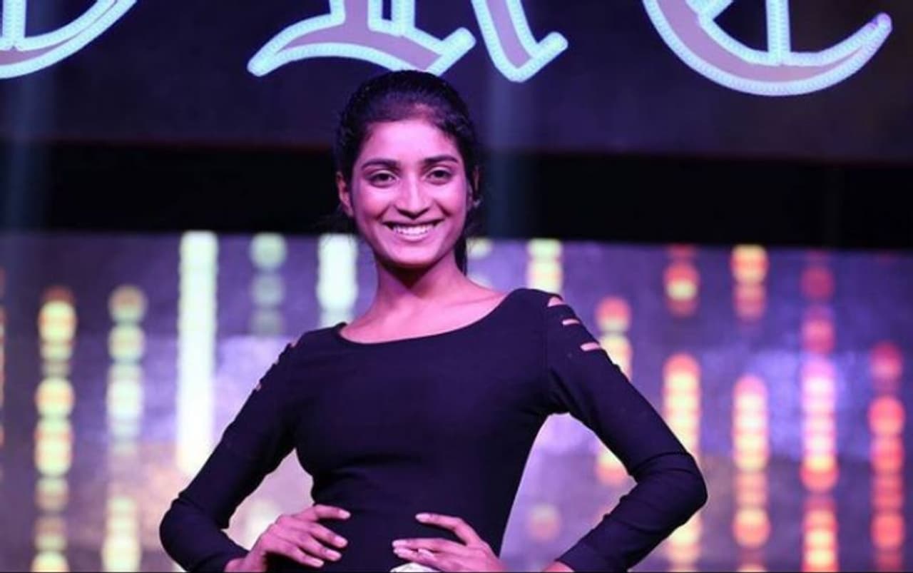 <p>ಕನಸುಗಳನ್ನು ನನಸು ಮಾಡಿಕೊಳ್ಳೋಕೆ ಇರೋ ಒಂದೇ ದಾರಿ ಎಂದರೆ ಕಠಿಣ ಶ್ರಮ. ಆಟೋ ಚಾಲಕನ ಮಗಳು ಮಾನ್ಯಾ ಸಿಂಗ್ ಮುಂಬೈನಲ್ಲಿ ನಡೆದ ಫೆಮಿನಾ ಮಿಸ್ ಇಂಡಿಯಾ 2020ರ ರನ್ನರ್ ಅಪ್ ಆಗಿದ್ದು ಕನಸಿನಂತೆಯೇ ಇರುವ ಒಂದು ಚಂದದ ನೈಜ್ಯ ಕಥೆ</p>