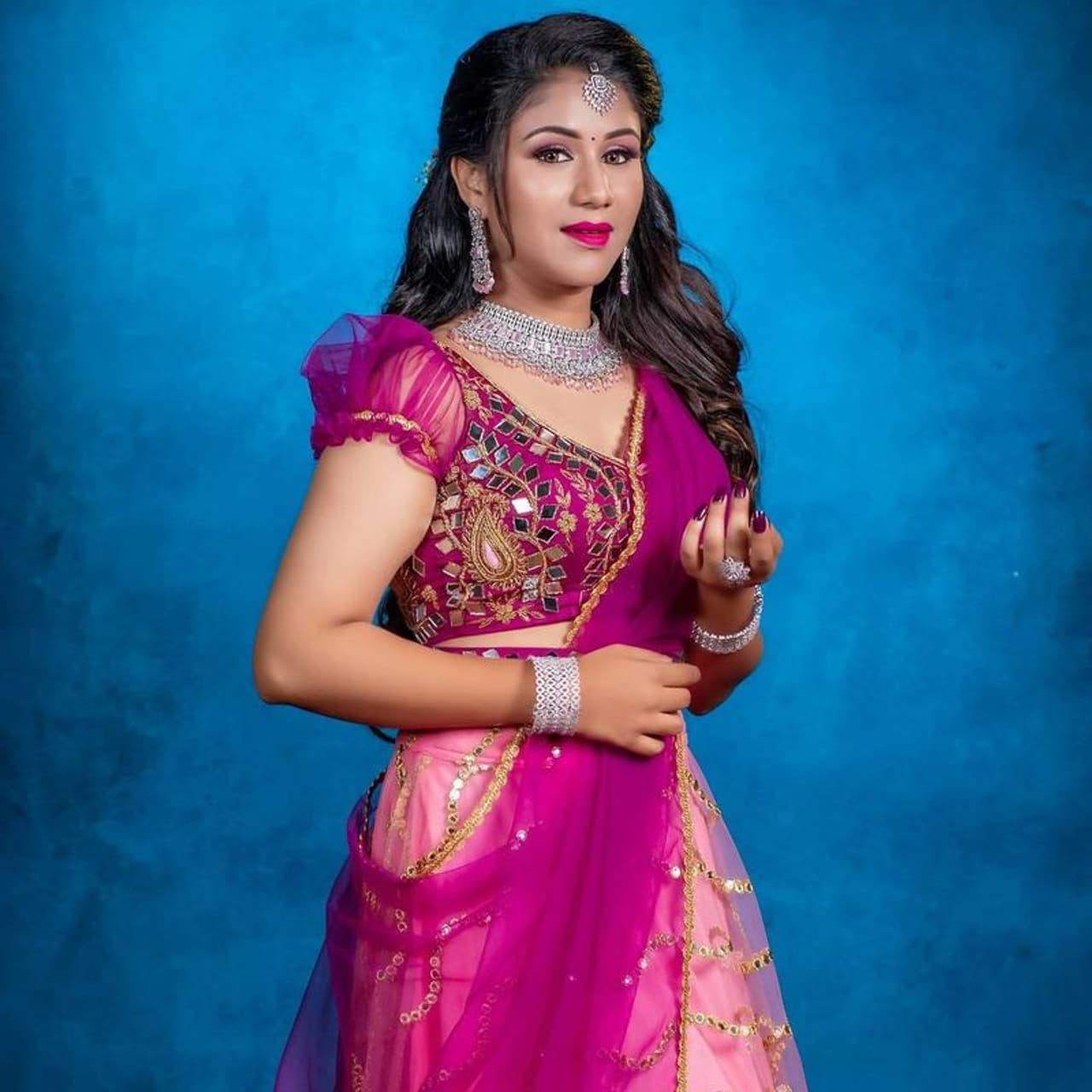 <p>சிறந்த மருமகள் ஆல்யா மானசா (ராஜா ராணி 2)</p> <p>சிறந்த மருமகள் ஆல்யா மானசா (ராஜா ராணி 2)</p>