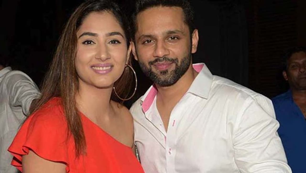 <p> Bigg Boss 14 first runner up Rahul Vaidya and his lady love Disha Parmar are seen painting the city red. Ever since Rahul is out from the Bigg Boss 14 house, the couple is seen going out for romantic dinners, weddings, and friends.</p> <p> Bigg Boss 14 first runner up Rahul Vaidya and his lady love Disha Parmar are seen painting the city red. Ever since Rahul is out from the Bigg Boss 14 house, the couple is seen going out for romantic dinners, weddings, and friends.</p>
