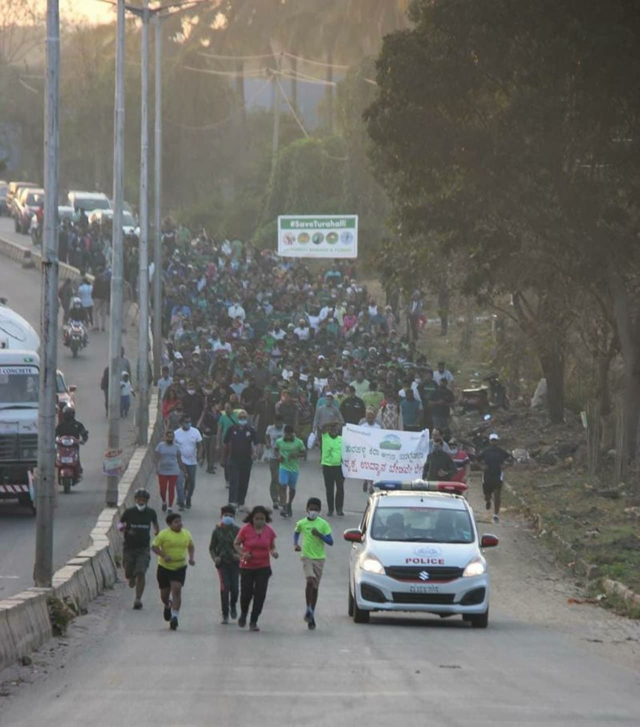 <p>ತುರಹಳ್ಳಿ ಫಾರೆಸ್ಟ್ ನಲ್ಲಿ ಟ್ರೀ ಪಾರ್ಕ್ ನಿರ್ಮಾಣಕ್ಕೆ ತೀವ್ರ ವಿರೋಧ. ರಸ್ತೆಗಿಳಿದು ಕಾಡು ರಕ್ಷಣೆಗೆ ಮುಂದಾದ ತುರಹಳ್ಳಿ ಸ್ಥಳೀಯರು</p><p> </p> <p>ತುರಹಳ್ಳಿ ಫಾರೆಸ್ಟ್ ನಲ್ಲಿ ಟ್ರೀ ಪಾರ್ಕ್ ನಿರ್ಮಾಣಕ್ಕೆ ತೀವ್ರ ವಿರೋಧ. ರಸ್ತೆಗಿಳಿದು ಕಾಡು ರಕ್ಷಣೆಗೆ ಮುಂದಾದ ತುರಹಳ್ಳಿ ಸ್ಥಳೀಯರು</p><p> </p>