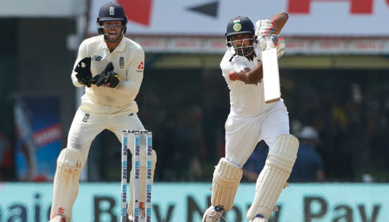 <p>ఓ వైపు వికెట్లు పడుతున్నా, స్ట్రైయిక్ రొటేట్ చేస్తూ చారిత్రాత్మక శతకాన్ని నమోదుచేశాడు. 134 బంతుల్లో 14 ఫోర్లు, ఓ సిక్సర్తో సెంచరీ పూర్తి చేసుకున్న రవిచంద్రన్ అశ్విన్కి ఇది టెస్టుల్లో ఐదో సెంచరీ... </p> <p>ఓ వైపు వికెట్లు పడుతున్నా, స్ట్రైయిక్ రొటేట్ చేస్తూ చారిత్రాత్మక శతకాన్ని నమోదుచేశాడు. 134 బంతుల్లో 14 ఫోర్లు, ఓ సిక్సర్తో సెంచరీ పూర్తి చేసుకున్న రవిచంద్రన్ అశ్విన్కి ఇది టెస్టుల్లో ఐదో సెంచరీ... </p>