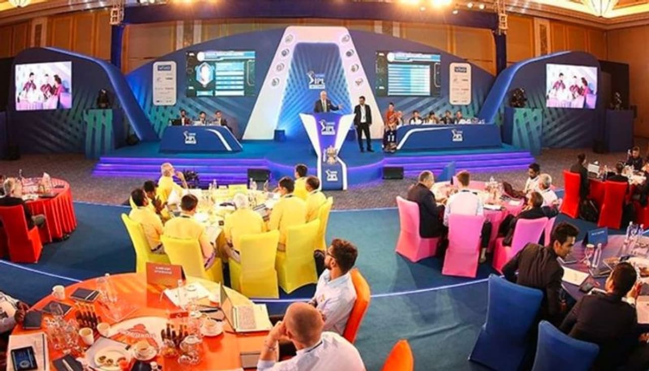 <p>ಮಿಲಿಯನ್ ಡಾಲರ್ ಟೂರ್ನಿ ಎನಿಸಿಕೊಂಡಿರುವ ಐಪಿಎಲ್ ಆಟಗಾರರ ಹರಾಜಿಗೆ ಎಲ್ಲಾ 8 ಫ್ರಾಂಚೈಸಿಗಳು ಸಜ್ಜಾಗಿವೆ.</p> <p>ಮಿಲಿಯನ್ ಡಾಲರ್ ಟೂರ್ನಿ ಎನಿಸಿಕೊಂಡಿರುವ ಐಪಿಎಲ್ ಆಟಗಾರರ ಹರಾಜಿಗೆ ಎಲ್ಲಾ 8 ಫ್ರಾಂಚೈಸಿಗಳು ಸಜ್ಜಾಗಿವೆ.</p>