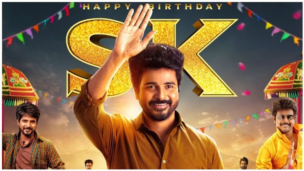 <p>சின்னத்திரையில் போட்டியாளராக காலடி எடுத்து வைத்து, பின்னர் தொகுப்பாளர், நடிகர் என பல்வேறு கஷ்டங்களை கடந்து, முன்னணி நடிகராக வளர்த்திருப்பவர் சிவகார்த்திகேயன்.</p> <p>சின்னத்திரையில் போட்டியாளராக காலடி எடுத்து வைத்து, பின்னர் தொகுப்பாளர், நடிகர் என பல்வேறு கஷ்டங்களை கடந்து, முன்னணி நடிகராக வளர்த்திருப்பவர் சிவகார்த்திகேயன்.</p>