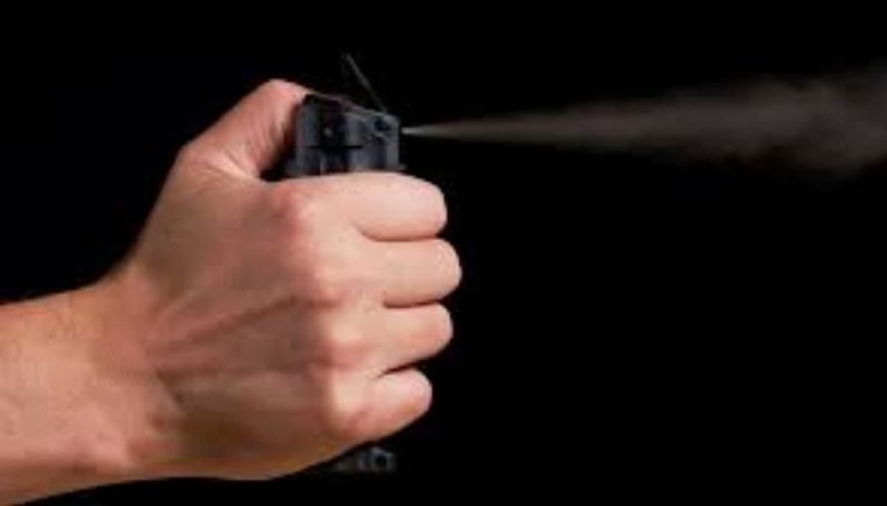 <p style="text align: justify;">ಬೆವರಿನ ನಿವಾರಣೆಗಾಗಿ ಆಂಟಿ ಬ್ಯಾಕ್ಟೀರಿಯಲ್ ಡಿಯೋಡ್ರೆಂಟ್ ಗಳನ್ನು ತಯಾರಿಸುವಾಗ ಟ್ರೈಕ್ಲೋಸಾನ್ ರಾಸಾಯನಿಕಗಳನ್ನು ಬಳಸಲಾಗುತ್ತದೆ ಎಂಬುದೂ ಸತ್ಯ. ಈ ರಾಸಾಯನಿಕಗಳು ದೇಹದ ಉತ್ತಮ ಬ್ಯಾಕ್ಟೀರಿಯಾ ನಿವಾರಕ ವನ್ನು ನಾಶಮಾಡಿ, ದೇಹಕ್ಕೆ ಅಲರ್ಜಿಯನ್ನು ಉಂಟುಮಾಡುತ್ತದೆ. ಅಲ್ಲದೇ ಇತರ ಸಮಸ್ಯೆಗಳನ್ನು ಉಂಟು ಮಾಡುತ್ತದೆ.&nbsp;</p>