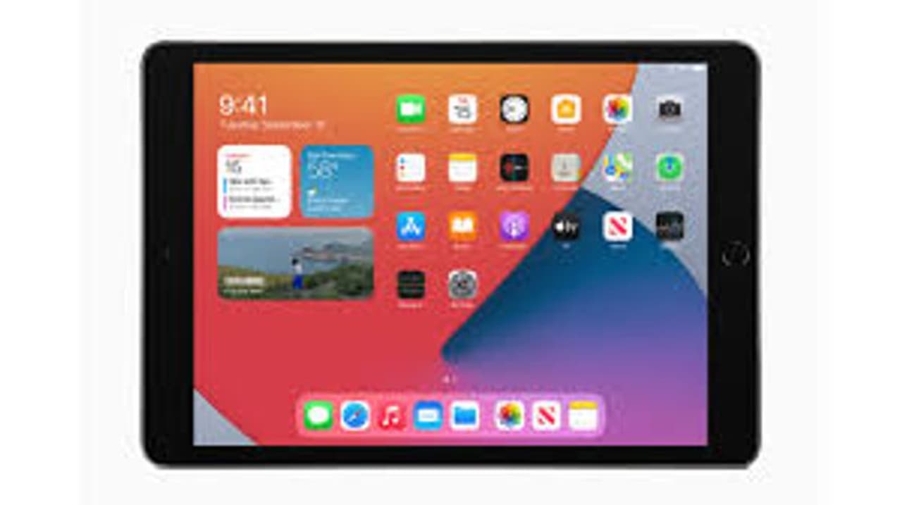 <p>గత సంవత్సరం భారత ప్రభుత్వం దేశంలో స్మార్ట్ ఫోన్లు, వీడి భాగాల ఉత్పత్తి కోసం పిఎల్ఐ పథకాన్ని 665 మిలియన్ డాలర్లు అంటే సుమారు 49,210 కోట్ల రూపాయలతో &nbsp;ప్రారంభించింది. స్థానికంగా తయారు చేసిన &nbsp;ఏదైనా స్మార్ట్‌ఫోన్ అమ్మకాలను పెంచడం, దాని ఎగుమతులను పెంచడం ఈ పథకం యొక్క ముఖ్య లక్ష్యం. ఈ పథకం ద్వారా కొత్త ఉద్యోగా అవకాశాలను మరింత అందిస్తుంది.<br />&nbsp;</p>