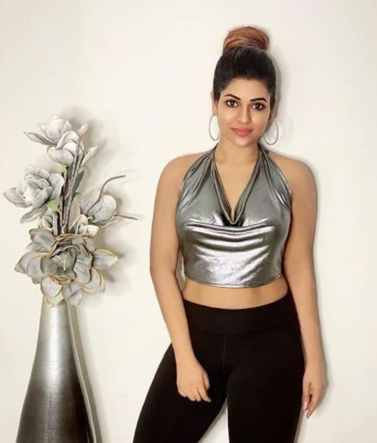 <p>சன் டிவி தொலைக்காட்சியில் ஒளிபரப்பாகி ரசிகர்கள் மத்தியில் மிகப்பெரிய வரவேற்பை பெற்ற சீரியல்களில் ஒன்று 'கண்மணி'.</p> <p>சன் டிவி தொலைக்காட்சியில் ஒளிபரப்பாகி ரசிகர்கள் மத்தியில் மிகப்பெரிய வரவேற்பை பெற்ற சீரியல்களில் ஒன்று 'கண்மணி'.</p>