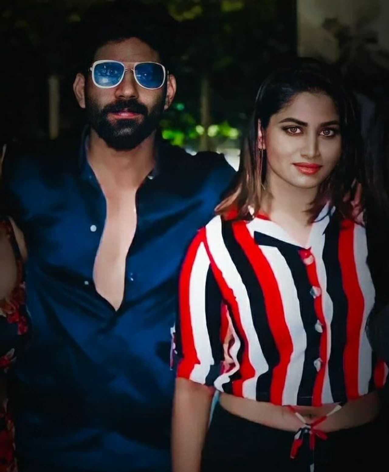 <p>பிக்பாஸ் நிகழ்ச்சியின் சீசன் 4 காதல் ஜோடிகள் என்று கிசுகிசுவில் &nbsp;சிக்கியவர்கள் பாலாஜி மற்றும் ஷிவானி தான். இருவரும் மிகவும் நெருக்கமாக பழகி வந்ததால் இருவரும் காதலிப்பதாக சில வதந்திகள் வந்து ஓய்ந்தது.</p>