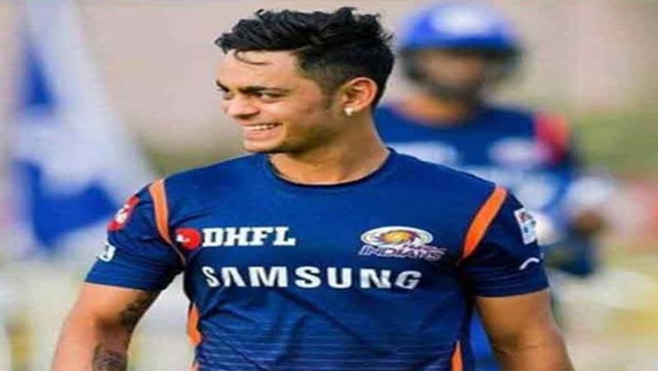 <p>తాజాగా సోషల్ మీడియా వేదికగా అభిమానులతో మాట్లాడిన ఇషాన్ కిషన్, ఐదు సార్లు ఐపీఎల్ టైటిల్ గెలిచిన డిఫెండింగ్ ఛాంపియన్ ముంబై ఇండియన్స్ డ్రెస్సింగ్ రూమ్ సీక్రెట్స్ను బయటపెట్టాడు.</p> <p>తాజాగా సోషల్ మీడియా వేదికగా అభిమానులతో మాట్లాడిన ఇషాన్ కిషన్, ఐదు సార్లు ఐపీఎల్ టైటిల్ గెలిచిన డిఫెండింగ్ ఛాంపియన్ ముంబై ఇండియన్స్ డ్రెస్సింగ్ రూమ్ సీక్రెట్స్ను బయటపెట్టాడు.</p>