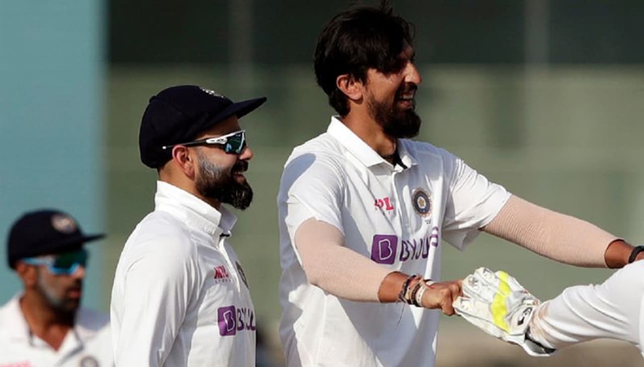 <p>ముఖ్యంగా విరాట్ కోహ్లీ టెస్టు కెప్టెన్‌గా బాధ్యతలు స్వీకరించిన సమయంలో భారత జట్టు, ఐసీసీ టెస్టు ర్యాంకింగ్స్‌లో ఏడో స్థానంలో ఉంది. విరాట్ కోహ్లీ కెప్టెన్సీలో చారిత్రక విజయాలు అందుకున్న భారత జట్టు, టెస్టుల్లో నెం.1 ర్యాంకును అందుకుంది.&nbsp;</p>