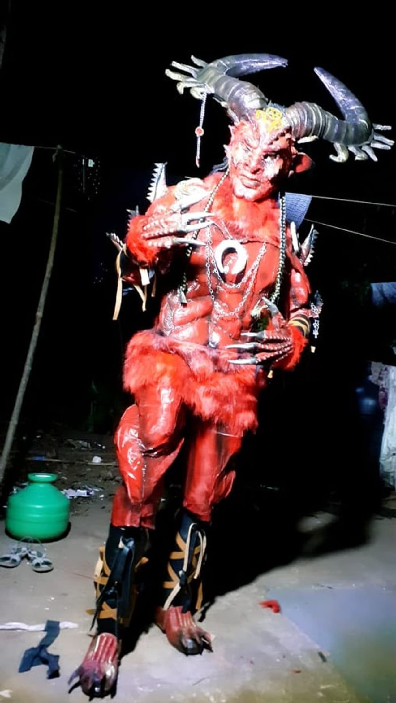 <p>ಕಳೆದ ವರ್ಷ ಫೆಬ್ರವರಿಯಲ್ಲಿ ಕಟೀಲು ಬ್ರಹ್ಮಕಲಶೋತ್ಸವದಲ್ಲಿ ಭೀಕರ ಪೆಂಡಭೂತವಾಗಿ 5 ವರ್ಷದ ಬ್ಲಡ್ ಕ್ಯಾನ್ಸರ್ನಿಂದ ಬಳಲುತ್ತಿದ್ದ ಪುಟ್ಟ ಬಾಲಕಿಗೆ ನೆರವಾದ ಯುವಕನ ನೆನಪಿದೆಯಾ..?</p> <p>ಕಳೆದ ವರ್ಷ ಫೆಬ್ರವರಿಯಲ್ಲಿ ಕಟೀಲು ಬ್ರಹ್ಮಕಲಶೋತ್ಸವದಲ್ಲಿ ಭೀಕರ ಪೆಂಡಭೂತವಾಗಿ 5 ವರ್ಷದ ಬ್ಲಡ್ ಕ್ಯಾನ್ಸರ್ನಿಂದ ಬಳಲುತ್ತಿದ್ದ ಪುಟ್ಟ ಬಾಲಕಿಗೆ ನೆರವಾದ ಯುವಕನ ನೆನಪಿದೆಯಾ..?</p>