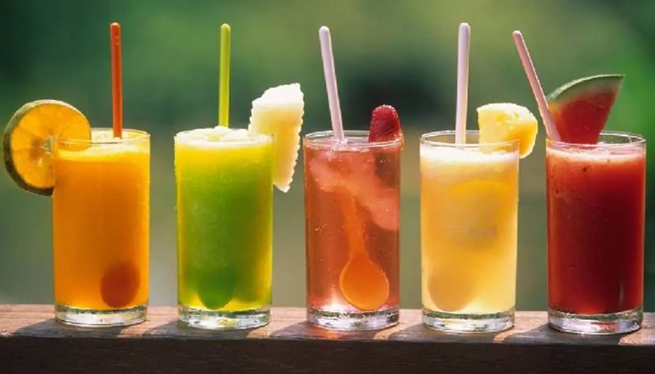 <p>ಹಸಿರು ತರಕಾರಿಗಳನ್ನು ತಿನ್ನುವುದು ಆರೋಗ್ಯಕ್ಕೆ ಪ್ರಯೋಜನಕಾರಿ, ಆದರೆ ಕೆಲವು ತರಕಾರಿ ರಸಗಳನ್ನು ಕುಡಿಯುವುದು ತೂಕ ಇಳಿಸುತ್ತದೆ.&nbsp;ಈ ತರಕಾರಿಗಳಲ್ಲಿ ಪ್ರೋಟೀನ್, ಕ್ಯಾಲ್ಸಿಯಂ, ಕಬ್ಬಿಣ ಮತ್ತು ಫೈಬರ್ ಹೇರಳವಾಗಿದೆ, ಇದು ರೋಗನಿರೋಧಕ ಶಕ್ತಿಯನ್ನು ಹೆಚ್ಚಿಸುತ್ತದೆ ಮತ್ತು ತೂಕವನ್ನು ಕಡಿಮೆ ಮಾಡುತ್ತದೆ.&nbsp;</p>