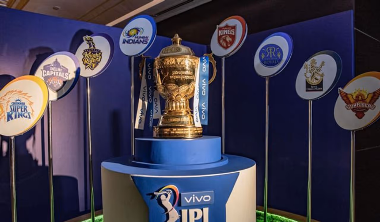 <p>ఐపీఎల్ 2021 సీజన్ను స్వదేశంలోనే నిర్వహించబోతోంది బీసీసీఐ. దేశంలో మళ్లీ కరోనా కేసులు పెరుగుతుండడంతో ఐపీఎల్లో పాల్గొనే ప్లేయర్లకు కొత్త మార్గదర్శకాలను జారీ చేసింది భారత క్రికెట్ బోర్డు...</p> <p>ఐపీఎల్ 2021 సీజన్ను స్వదేశంలోనే నిర్వహించబోతోంది బీసీసీఐ. దేశంలో మళ్లీ కరోనా కేసులు పెరుగుతుండడంతో ఐపీఎల్లో పాల్గొనే ప్లేయర్లకు కొత్త మార్గదర్శకాలను జారీ చేసింది భారత క్రికెట్ బోర్డు...</p>