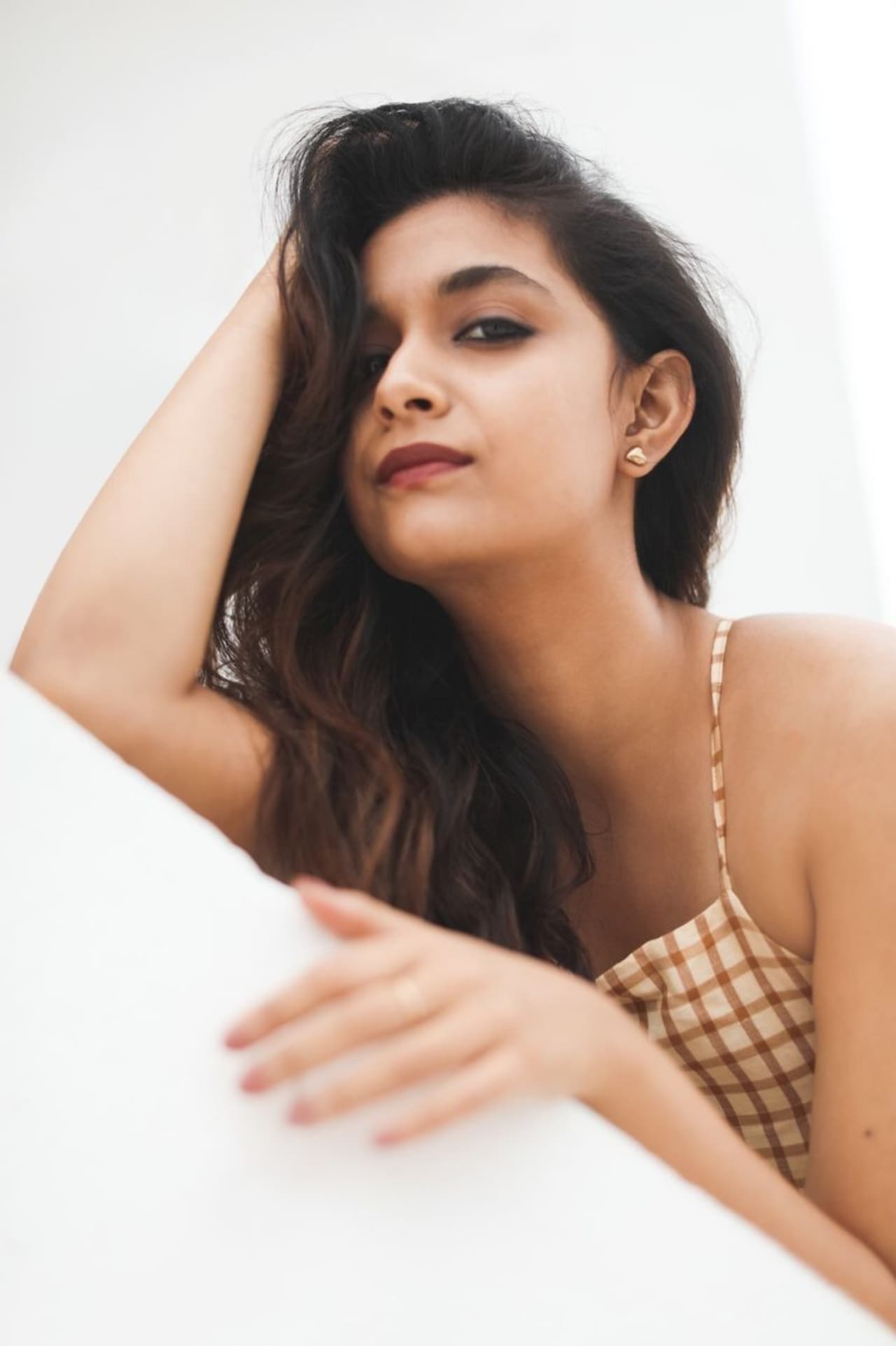 <h2>&nbsp;</h2><p>தென்னிந்திய திரையுலகில் முன்னணி நடிகையாக கலக்கிக் கொண்டிருக்கும் கீர்த்தி சுரேஷ். தெலுங்கு மற்றும் தமிழ் என இரு மொழிகளிலும் வெளியான மகாநடி திரைப்படத்தில் நடிகை சாவித்திரியின் கதாபாத்திரத்தில் நடித்து ஒட்டுமொத்த திரையுலகையும் திரும்பிப் பார்க்க வைத்தார்.&nbsp;</p>