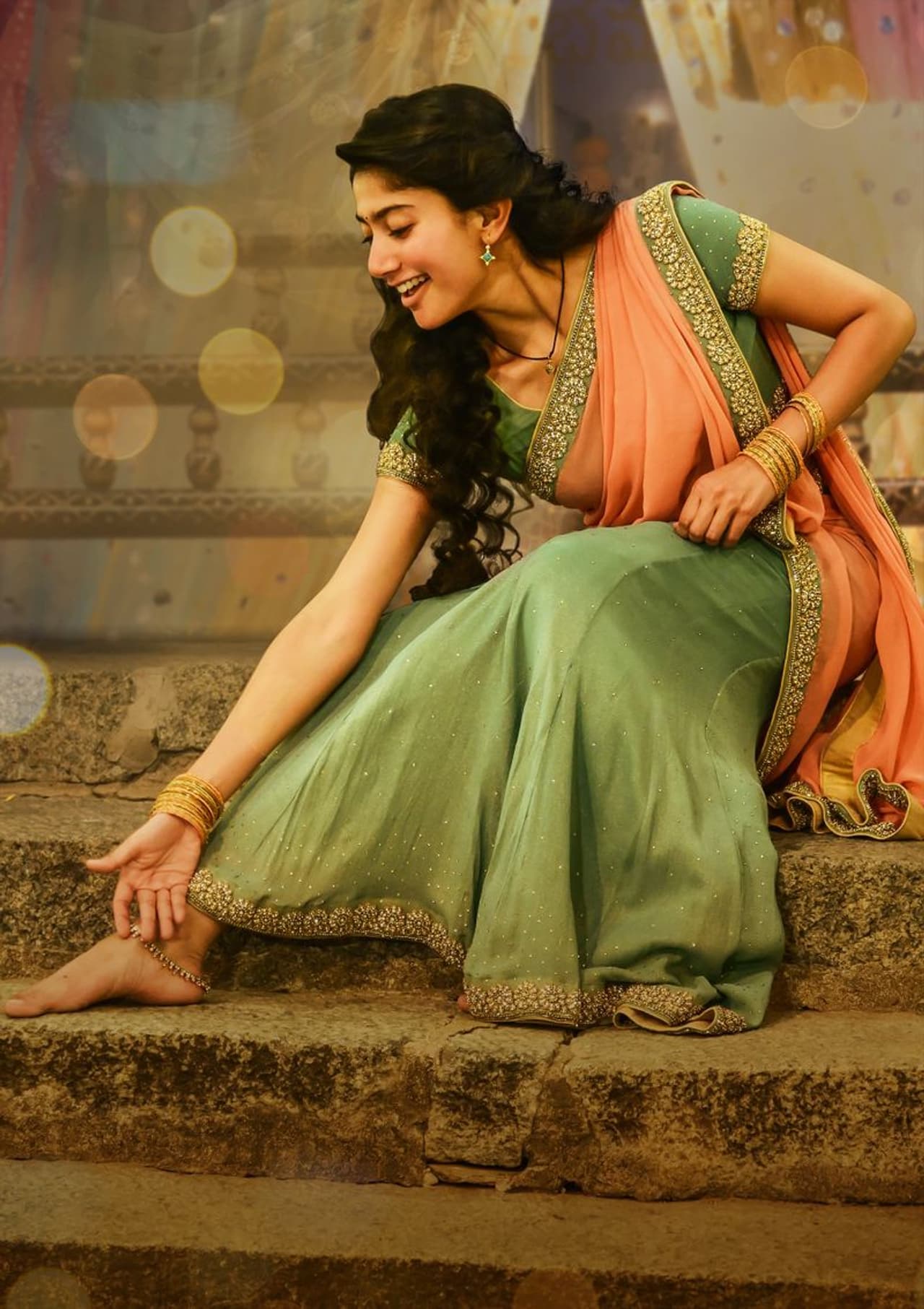 <p>ನಾಗ ಚೈತನ್ಯ ಅಕ್ಕಿನೇನಿ ಮತ್ತು ಸಾಯಿ ಪಲ್ಲವಿ ಮುಖ್ಯ ಪಾತ್ರಗಳಲ್ಲಿ ನಟಿಸಿರುವ ಲವ್ ಸ್ಟೋರಿ ಏಪ್ರಿಲ್ 16 ರಂದು ಚಿತ್ರಮಂದಿರಗಳಲ್ಲಿ ತೆರೆ ಕಾಣಲಿದೆ.</p>