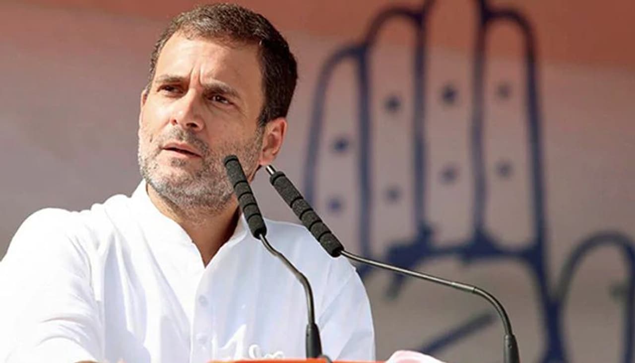 <p>&nbsp;తెలంగాణ పీసీసీ చీఫ్ పదవిపై &nbsp;కాంగ్రెస్ నాయకత్వం ఓ అంచనాకు వచ్చిందనే చర్చ ఆ పార్టీ వర్గాల్లో సాగుతోంది. తెలంగాణ ప్రత్యేక రాష్ట్రం ఇచ్చినప్పటికీ కూడ &nbsp;కాంగ్రెస్ పార్టీ &nbsp;తెలంగాణలో ఆశించిన మేర ఫలితాలను సాధించలేదు. రెండు దఫాలు జరిగిన ఎన్నికల్లో ఆ పార్టీ ఘోర పరాజయాన్ని మూటగట్టుకొంది.</p>