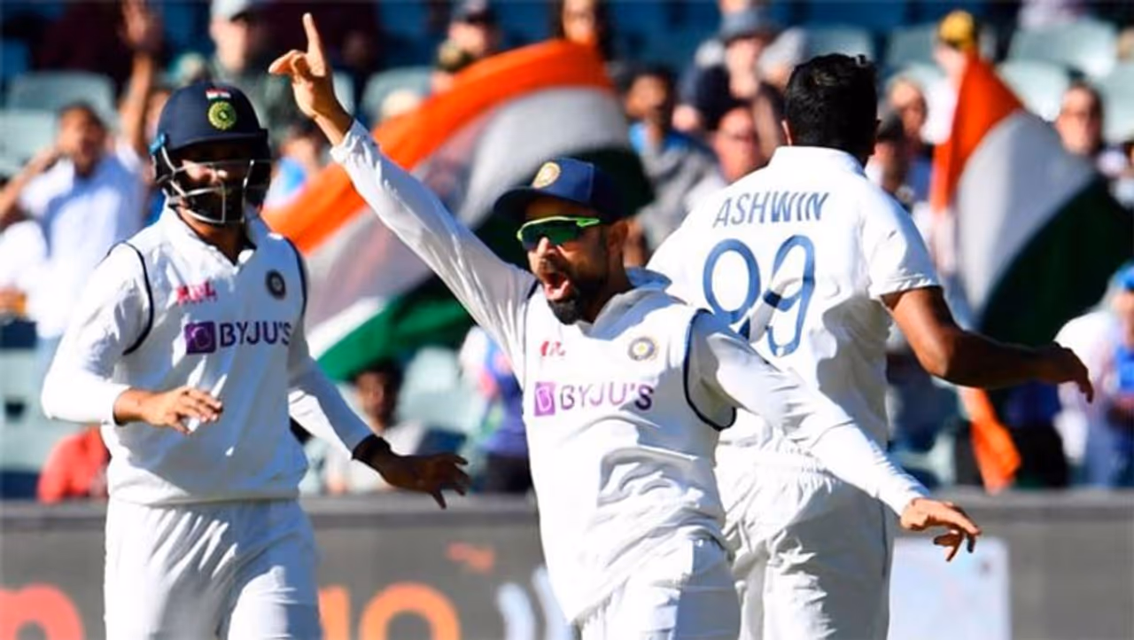 <p>ಅಹಮ್ಮದಾಬಾದ್ನಲ್ಲಿ ನಡೆದ ಅಂತಿಮ ಪಂದ್ಯದಲ್ಲಿ ಇಂಗ್ಲೆಂಡ್ ವಿರುದ್ಧ ಇನ್ನಿಂಗ್ಸ್ ಹಾಗೂ 25 ರನ್ ಗೆಲವು ಸಾಧಿಸಿದೆ. ಈ ಗೆಲುವಿನ ಮೂಲಕ ಭಾರತ ಟೆಸ್ಟ್ ಚಾಂಪಿಯನ್ಶಿಪ್ ಫೈನಲ್ಗೆ ಲಗ್ಗೆ ಇಟ್ಟಿದೆ.</p> <p>ಅಹಮ್ಮದಾಬಾದ್ನಲ್ಲಿ ನಡೆದ ಅಂತಿಮ ಪಂದ್ಯದಲ್ಲಿ ಇಂಗ್ಲೆಂಡ್ ವಿರುದ್ಧ ಇನ್ನಿಂಗ್ಸ್ ಹಾಗೂ 25 ರನ್ ಗೆಲವು ಸಾಧಿಸಿದೆ. ಈ ಗೆಲುವಿನ ಮೂಲಕ ಭಾರತ ಟೆಸ್ಟ್ ಚಾಂಪಿಯನ್ಶಿಪ್ ಫೈನಲ್ಗೆ ಲಗ್ಗೆ ಇಟ್ಟಿದೆ.</p>