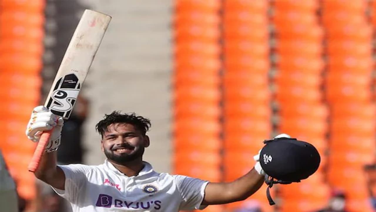 <p>ఆస్ట్రేలియా టూర్ 2020 నుంచి ఓ కొత్త ప్లేయర్‌గా మారిపోయాడు భారత యంగ్ వికెట్ కీపర్ రిషబ్ పంత్. మెల్‌బోర్న్ టెస్టులో మెరుపులు మెరిపించి, సిడ్నీలో సెంచరీకి చేరువై అవుటైన రిషబ్ పంత్, గబ్బా టెస్టులో విన్నింగ్ షాట్‌ కొట్టి గర్జించాడు.&nbsp;</p>