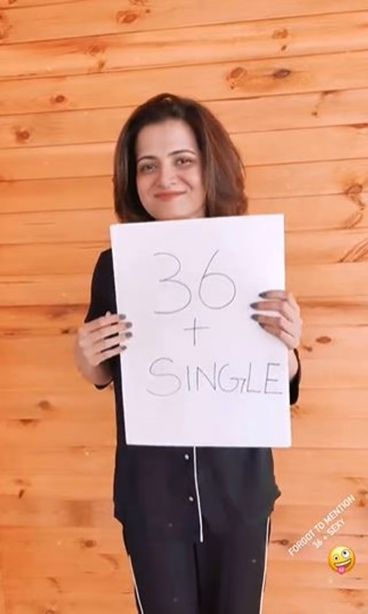 <p>இந்த வீடியோவில் அவர் தனக்கு 36 வயது ஆகிறது ஆனாலும் சிங்கிள்&nbsp;</p>