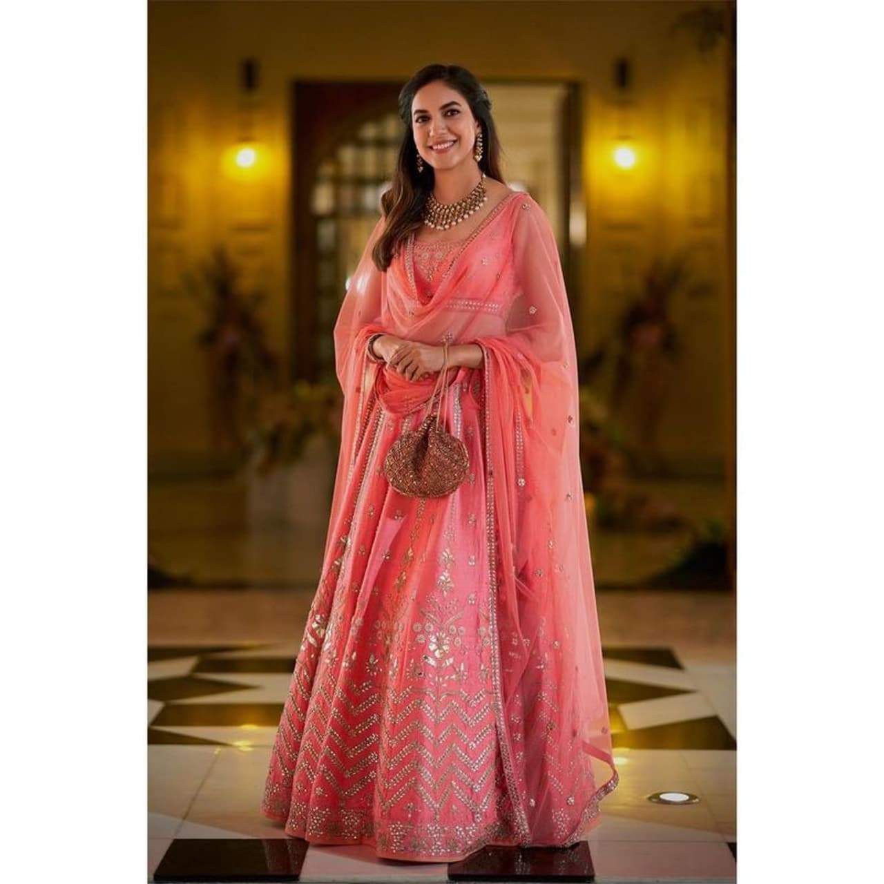 రీతూ వర్మ గ్లామర్‌ విషయంలో కాస్త సిస్టమాటిక్‌గానే ఉంది. కానీ ఇటీవల పంచుకున్న హాట్‌ ఫోటోలు నెటిజన్లని విశేషంగా ఆకట్టుకుంటున్నాయి.