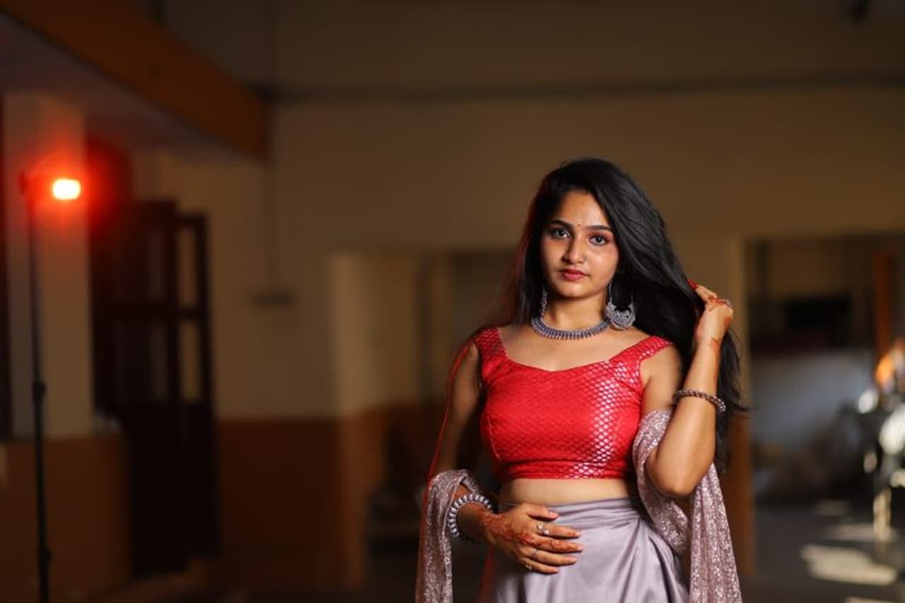 <p>ಕಾಲೇಜಿಗೆ ರಜೆ ಹಾಕಿ ಮನೆಯಲ್ಲಿದ್ದಳು : ಅಮ್ಮ ಬರೋದ್ರೊಳಗೆ ಶವವಾಗಿದ್ದಳು</p> <p>ಕಾಲೇಜಿಗೆ ರಜೆ ಹಾಕಿ ಮನೆಯಲ್ಲಿದ್ದಳು : ಅಮ್ಮ ಬರೋದ್ರೊಳಗೆ ಶವವಾಗಿದ್ದಳು</p>