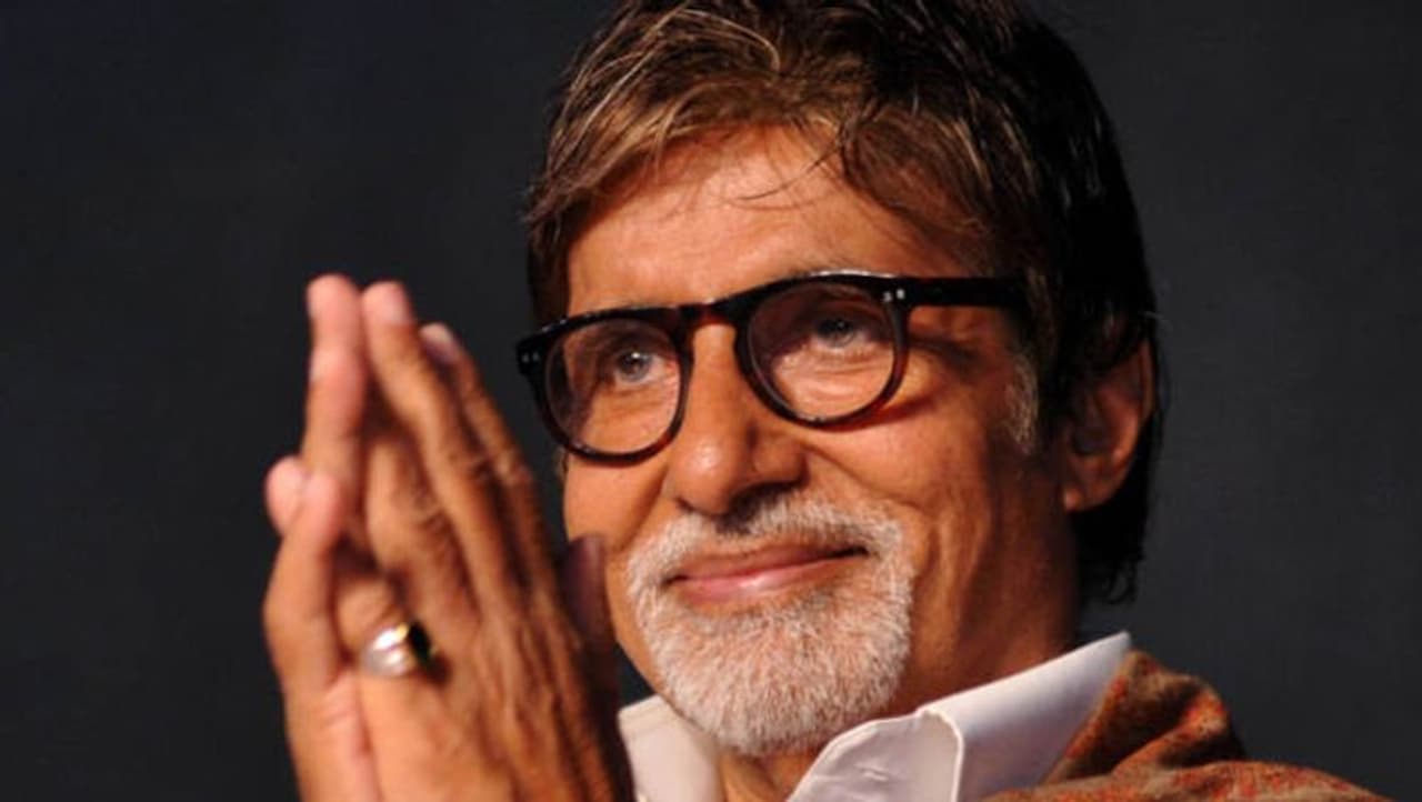 <p style="text align: justify;">Many Bollywood celebrities are helping and contributing from their side to save and help India as we battle the second wave of coronavirus. Now legendary actor Amitabh Bachchan came forward and donated Rs 2 crore to Delhi's Sri Guru Tegh Bahadur Covid Care Centre and also arranged oxygen concentrators for the patients.</p> <p style="text align: justify;">Many Bollywood celebrities are helping and contributing from their side to save and help India as we battle the second wave of coronavirus. Now legendary actor Amitabh Bachchan came forward and donated Rs 2 crore to Delhi's Sri Guru Tegh Bahadur Covid Care Centre and also arranged oxygen concentrators for the patients.</p>