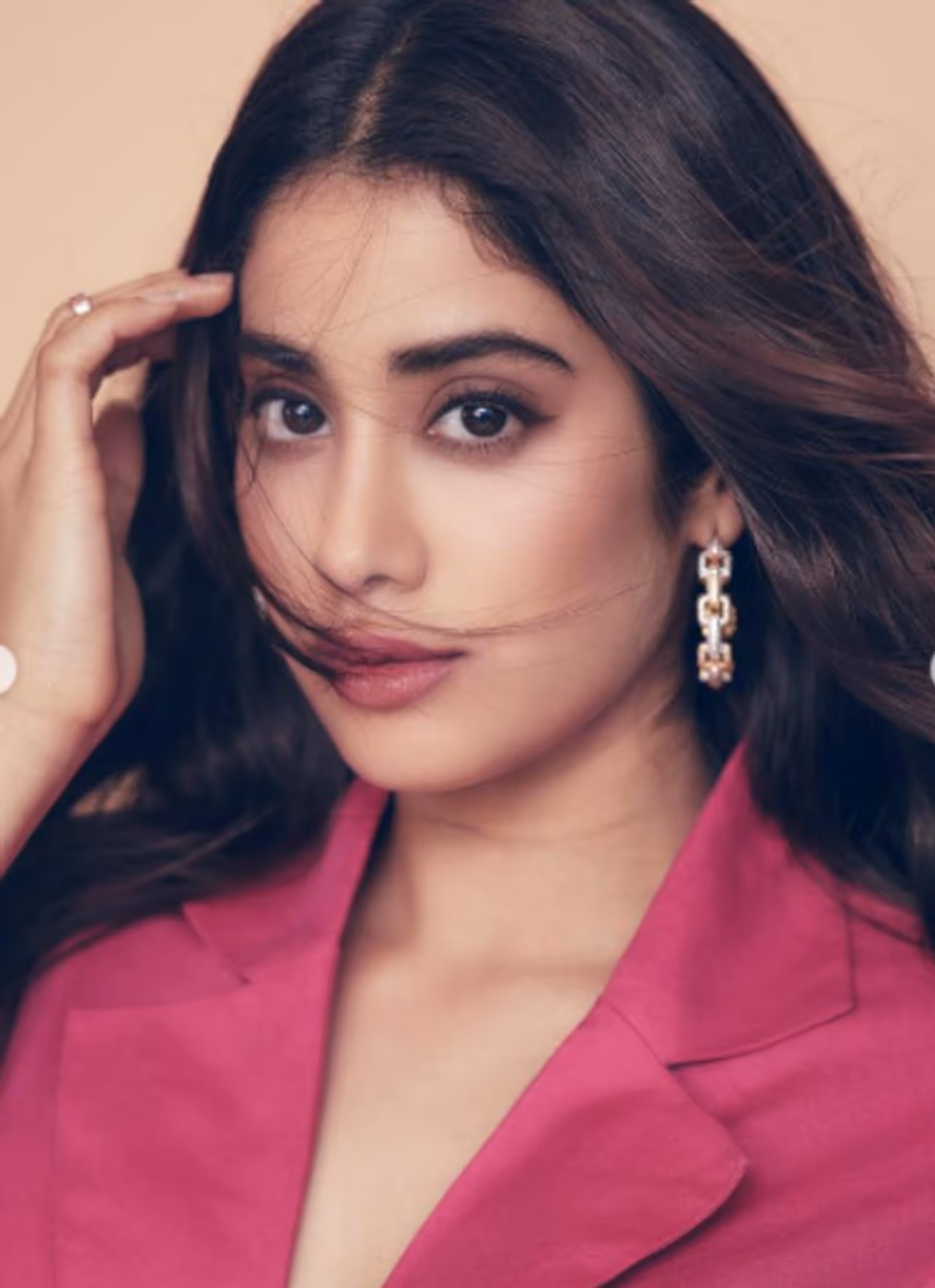 <p>ಬಾಲಿವುಡ್ ನಟಿ ಜಾಹ್ನವಿ ಕಪೂರ್ ಅವರಲ್ಲಿ ಇತ್ತೀಚೆಗೆ ಅಭಿಮಾನಿಯೊಬ್ಬರು ಸ್ಪೆಷಲ್ ಪ್ರಶ್ನೆ ಕೇಳಿದ್ದಾರೆ.</p> <p>ಬಾಲಿವುಡ್ ನಟಿ ಜಾಹ್ನವಿ ಕಪೂರ್ ಅವರಲ್ಲಿ ಇತ್ತೀಚೆಗೆ ಅಭಿಮಾನಿಯೊಬ್ಬರು ಸ್ಪೆಷಲ್ ಪ್ರಶ್ನೆ ಕೇಳಿದ್ದಾರೆ.</p>