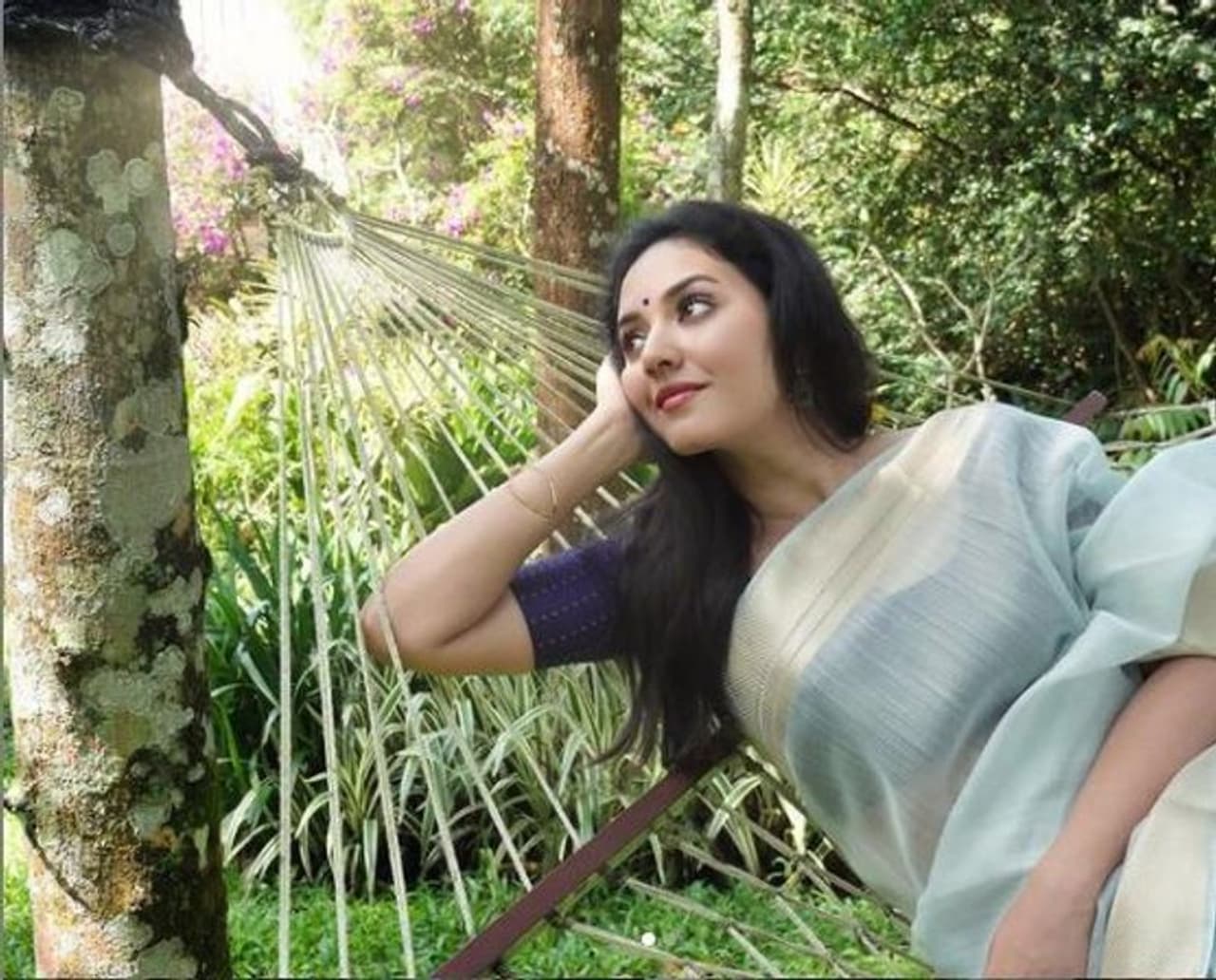 <p>சின்னத்திரையில் ஜொலிக்கும் நட்சத்திரங்கள் ஒருபோதும் வெள்ளித்திரையில் மிளிர முடியாது என்பதை ஒரு சிலர் மாற்றி காண்பித்துள்ளனர்.</p> <p>சின்னத்திரையில் ஜொலிக்கும் நட்சத்திரங்கள் ஒருபோதும் வெள்ளித்திரையில் மிளிர முடியாது என்பதை ஒரு சிலர் மாற்றி காண்பித்துள்ளனர்.</p>