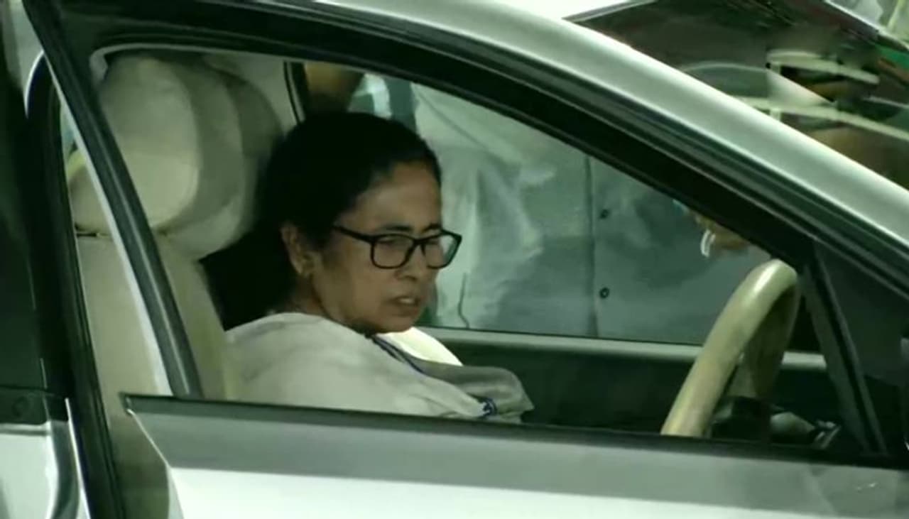 <p>According to sources, the Trinamool Congress election manifesto for the 2021 assembly elections will be released on Sunday (March 14). The manifesto was supposed to be released on Thursday (March 11), but due to the accident of Mamata Banerjee, the date had to be postponed.</p> <p>According to sources, the Trinamool Congress election manifesto for the 2021 assembly elections will be released on Sunday (March 14). The manifesto was supposed to be released on Thursday (March 11), but due to the accident of Mamata Banerjee, the date had to be postponed.</p>