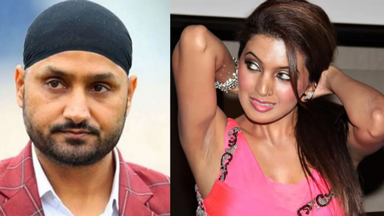 <p>ಕ್ರಿಕೆಟ್ ಸರಣಿಯ ಸಂದರ್ಭದಲ್ಲಿ ಲಂಡನ್ಗೆ ಹೋದಾಗ, ಗೀತಾ ಬಸ್ರಾರ 'ವೊ ಅಜ್ನಾಬಿ ಹಾಡು ನೋಡಿ ಮನ ಸೋತರು ಭಜ್ಜಿ. <br /> </p> <p>ಕ್ರಿಕೆಟ್ ಸರಣಿಯ ಸಂದರ್ಭದಲ್ಲಿ ಲಂಡನ್ಗೆ ಹೋದಾಗ, ಗೀತಾ ಬಸ್ರಾರ 'ವೊ ಅಜ್ನಾಬಿ ಹಾಡು ನೋಡಿ ಮನ ಸೋತರು ಭಜ್ಜಿ. <br /> </p>