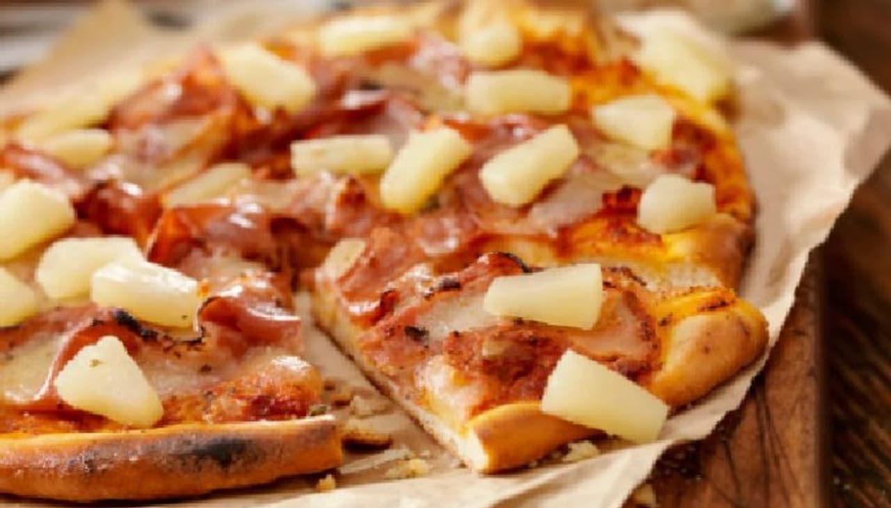 <p><strong>ಬೇಕಾಗುವ ಸಾಮಗ್ರಿಗಳು:</strong> 6 ಹಣ್ಣಾದ ಟೊಮೆಟೊ, 2 ಸ್ಪೂನ್ ಆಲಿವ್ ಆಯಿಲ್, 3 4 ಬೆಳ್ಳುಳ್ಳಿ, ಸಣ್ಣಗೆ ಹೆಚ್ಚಿದ ಈರುಳ್ಳಿ, 2 ಟೀಸ್ಪೂನ್ ತುಳಸಿ ಎಲೆಗಳು, 1 ಟೀಸ್ಪೂನ್ ಸಕ್ಕರೆ, ಖಾರದ ಪುಡಿ, ರುಚಿಗೆ ಉಪ್ಪು,1/2 ಟೀಸ್ಪೂನ್ ಓಮಿನ ಕಾಳು, ಚಿಲಿ ಫ್ಲೆಕ್ಸ್,1 ಟೀಸ್ಪೂನ್ ಟೊಮೆಟೊ ಸಾಸ್ 1 ಟೀಸ್ಪೂನ್ ಬೆಣ್ಣೆ.</p> <p><strong>ಬೇಕಾಗುವ ಸಾಮಗ್ರಿಗಳು:</strong> 6 ಹಣ್ಣಾದ ಟೊಮೆಟೊ, 2 ಸ್ಪೂನ್ ಆಲಿವ್ ಆಯಿಲ್, 3 4 ಬೆಳ್ಳುಳ್ಳಿ, ಸಣ್ಣಗೆ ಹೆಚ್ಚಿದ ಈರುಳ್ಳಿ, 2 ಟೀಸ್ಪೂನ್ ತುಳಸಿ ಎಲೆಗಳು, 1 ಟೀಸ್ಪೂನ್ ಸಕ್ಕರೆ, ಖಾರದ ಪುಡಿ, ರುಚಿಗೆ ಉಪ್ಪು,1/2 ಟೀಸ್ಪೂನ್ ಓಮಿನ ಕಾಳು, ಚಿಲಿ ಫ್ಲೆಕ್ಸ್,1 ಟೀಸ್ಪೂನ್ ಟೊಮೆಟೊ ಸಾಸ್ 1 ಟೀಸ್ಪೂನ್ ಬೆಣ್ಣೆ.</p>