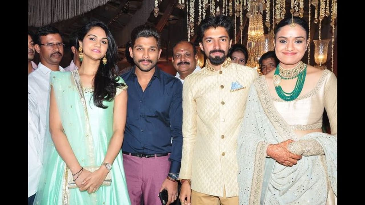 నాగ్ అశ్విన్ స్టార్ ప్రొడ్యూసర్ అశ్వినీ దత్ కుమార్తెను 2015లో ప్రేమ వివాహం చేసుకున్నారు. భిన్న నేపధ్యాలు కలిగిన వీరి మధ్య సినిమా మాద్యమంలా పని చేసి ప్రేమకు కారణం అయ్యింది.