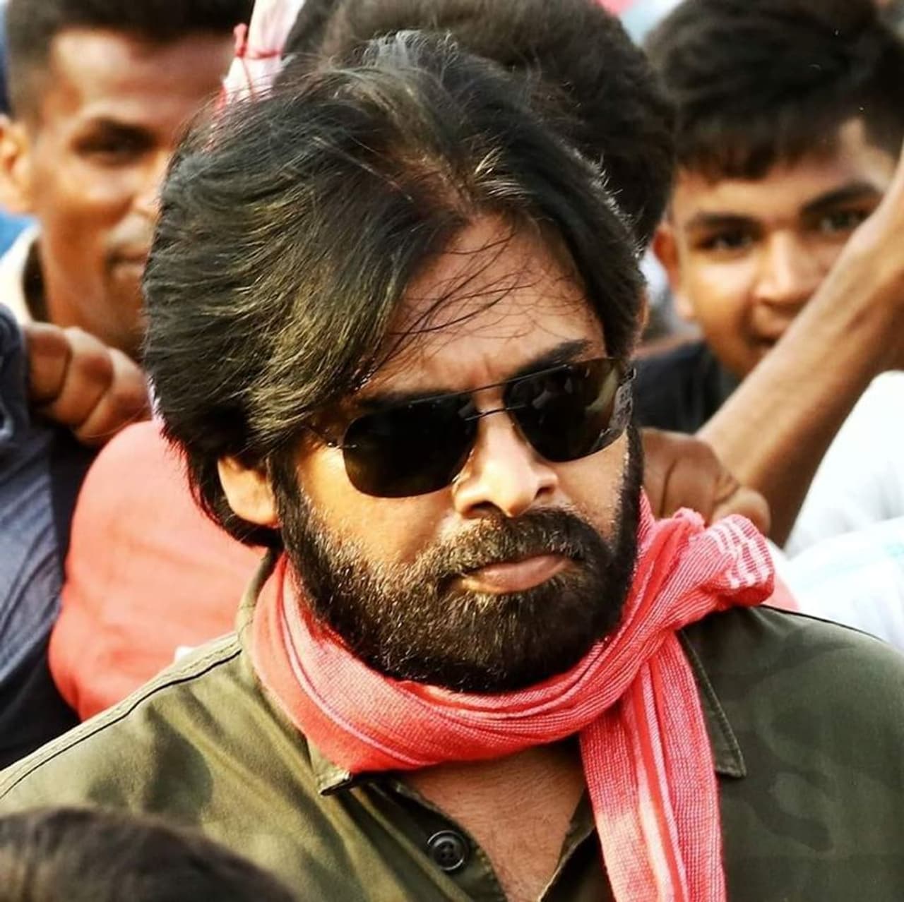 దేశ, రాష్ట్ర విస్తృత ప్రయోజనాల కోసం ఈ నిర్ణయం తీసుకున్నట్లు పవన్ కళ్యాణ్ సుదీర్ఘమైన లేఖ విడుదల చేశాడు. పవన్ కళ్యాణ్ తీసుకున్న ఈ నిర్ణయాన్ని మెజారిటీ జనసేన కార్యకర్తలు వ్యతిరేకిస్తున్నారు. దేశ, రాష్ట్ర విస్తృత ప్రయోజనాల కోసం ఈ నిర్ణయం తీసుకున్నట్లు పవన్ కళ్యాణ్ సుదీర్ఘమైన లేఖ విడుదల చేశాడు. పవన్ కళ్యాణ్ తీసుకున్న ఈ నిర్ణయాన్ని మెజారిటీ జనసేన కార్యకర్తలు వ్యతిరేకిస్తున్నారు.