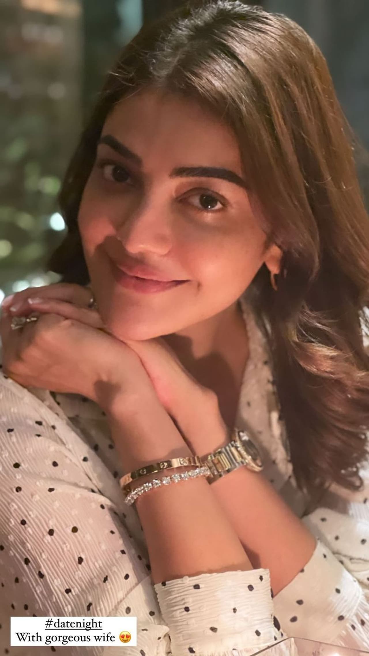 పెళ్ళైన వెంటనే మాల్దీవ్స్ కి రొమాంటిక్ ట్రిప్ కి వెళ్లారు కాజల్, కిచ్లు. మూడు వారాలకు పైనే మాల్దీవ్స్ లో హనీమూన్ ఎంజాయ్ చేశారు. హానీమూన్ ముగిసిన వెంటనే ఒప్పుకున్న సినిమాలు పూర్తి చేస్తూ బిజీ అయ్యారు. పెళ్ళైన వెంటనే మాల్దీవ్స్ కి రొమాంటిక్ ట్రిప్ కి వెళ్లారు కాజల్, కిచ్లు. మూడు వారాలకు పైనే మాల్దీవ్స్ లో హనీమూన్ ఎంజాయ్ చేశారు. హానీమూన్ ముగిసిన వెంటనే ఒప్పుకున్న సినిమాలు పూర్తి చేస్తూ బిజీ అయ్యారు.