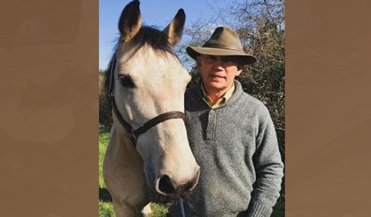 <p>ಯುಕೆಯ ಸೋಮರ್ಸೆಟ್ನಲ್ಲಿ ವಾಸಿಸುವ 62 ವರ್ಷದ ಫ್ರಾಂಕ್ ಶೆಲ್ಲಾರ್ಡ್ ಕುದುರೆಯ ಹಾಲನ್ನು ಮಾರುವ ಮೂಲಕ ಮಿಲಿಯನೇರ್ ಆಗಿದ್ದಾರೆ. ಅವರ ಬಳಿ ಒಟ್ಟು 14 ಕುದುರೆಗಳಿವೆ. </p> <p>ಯುಕೆಯ ಸೋಮರ್ಸೆಟ್ನಲ್ಲಿ ವಾಸಿಸುವ 62 ವರ್ಷದ ಫ್ರಾಂಕ್ ಶೆಲ್ಲಾರ್ಡ್ ಕುದುರೆಯ ಹಾಲನ್ನು ಮಾರುವ ಮೂಲಕ ಮಿಲಿಯನೇರ್ ಆಗಿದ್ದಾರೆ. ಅವರ ಬಳಿ ಒಟ್ಟು 14 ಕುದುರೆಗಳಿವೆ. </p>