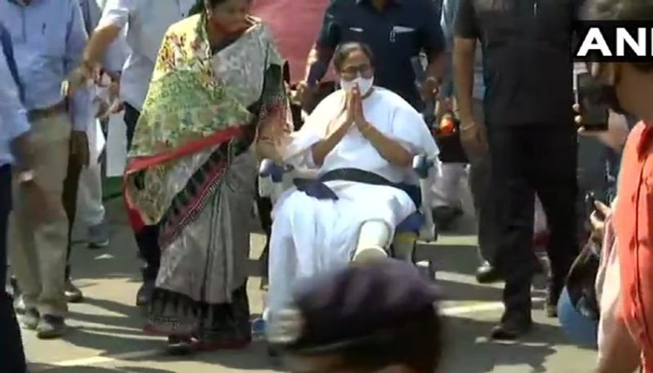 <p>Mamata Banerjee attacked Amit Shah and said, “Home Minister (Union Home Minister) will not run the country! The Home Minister has come to Calcutta and is conspiring to decide who will be arrested, who will be killed and whom the investigation agency will interrogate.”</p>