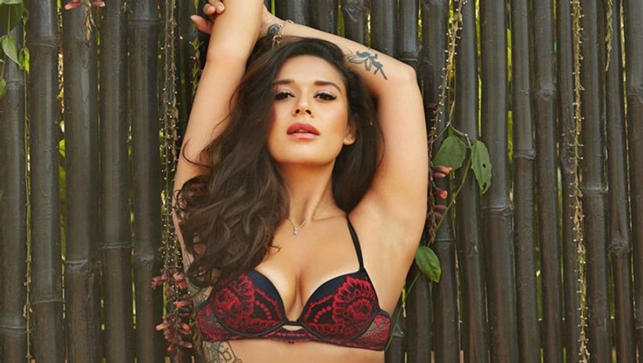 <p>ಟೈಗರ್ ಶ್ರಾಫ್ ಸಹೋದರಿ ಕೃಷ್ಣ ಶ್ರಾಫ್ ಇತ್ತೀಚಿನ ಮ್ಯಾಗಜೀನ್ ಕವರ್ ಶೂಟ್ ಮೂಲಕ ಇಂಟರೆನೆಟ್‌ಗೆ ಬೆಂಕಿ ಹಚ್ಚಿದ್ದಾರೆ.</p>