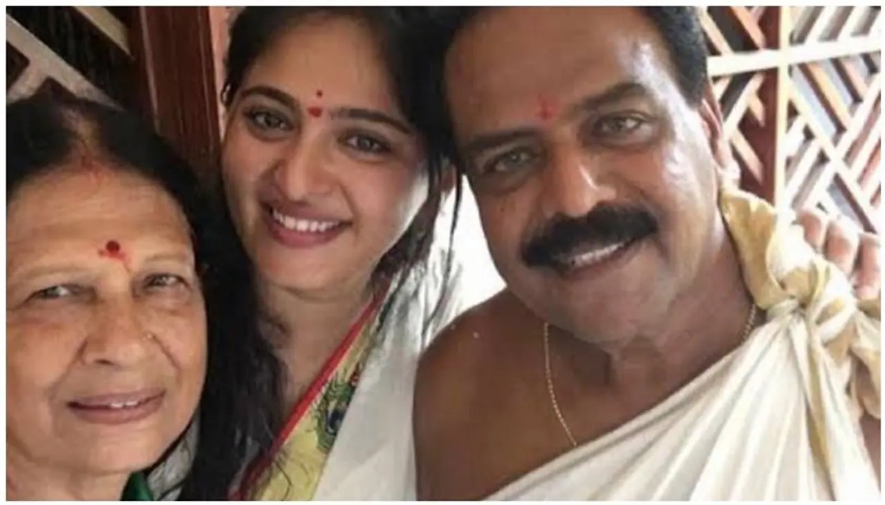 <p>Anushka Shetty's wedding news is always the most trending topic and is always discussed on social media by her fans. News of her wedding with her co star Prabhas always grabs the attention. But they both have many times said they are good friends.</p> <p>Anushka Shetty's wedding news is always the most trending topic and is always discussed on social media by her fans. News of her wedding with her co star Prabhas always grabs the attention. But they both have many times said they are good friends.</p>