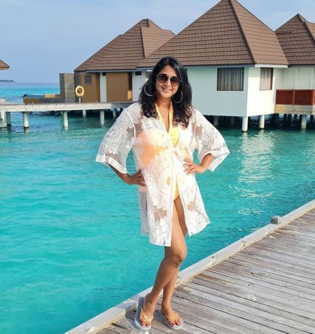 <p>நடிகர் பிரசன்னா ஹீரோவாக அறிமுகமான கனிகா, '5 ஸ்டார்' படத்தின் மூலம் நடிகையாக தன்னுடைய திரையுலக பயணத்தை துவங்கியவர் கனிகா. இந்த படத்தை தொடர்ந்து, எதிரி, ஆட்டோகிராப், டான்சர், வரலாறு உள்ளிட்ட பல படங்களில் நடித்து பிரபலமானவர்.</p> <p>நடிகர் பிரசன்னா ஹீரோவாக அறிமுகமான கனிகா, '5 ஸ்டார்' படத்தின் மூலம் நடிகையாக தன்னுடைய திரையுலக பயணத்தை துவங்கியவர் கனிகா. இந்த படத்தை தொடர்ந்து, எதிரி, ஆட்டோகிராப், டான்சர், வரலாறு உள்ளிட்ட பல படங்களில் நடித்து பிரபலமானவர்.</p>