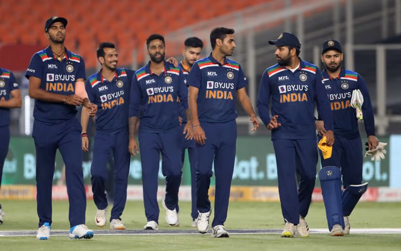 <p>While the ongoing Twenty20 International series between India and England holds a decider on Saturday, the focus would shift to the One Day Internationals next week. Meanwhile, the 18 member squad for Team India was announced by the Board of Control for Cricket in India on Friday.</p> <p>While the ongoing Twenty20 International series between India and England holds a decider on Saturday, the focus would shift to the One Day Internationals next week. Meanwhile, the 18 member squad for Team India was announced by the Board of Control for Cricket in India on Friday.</p>