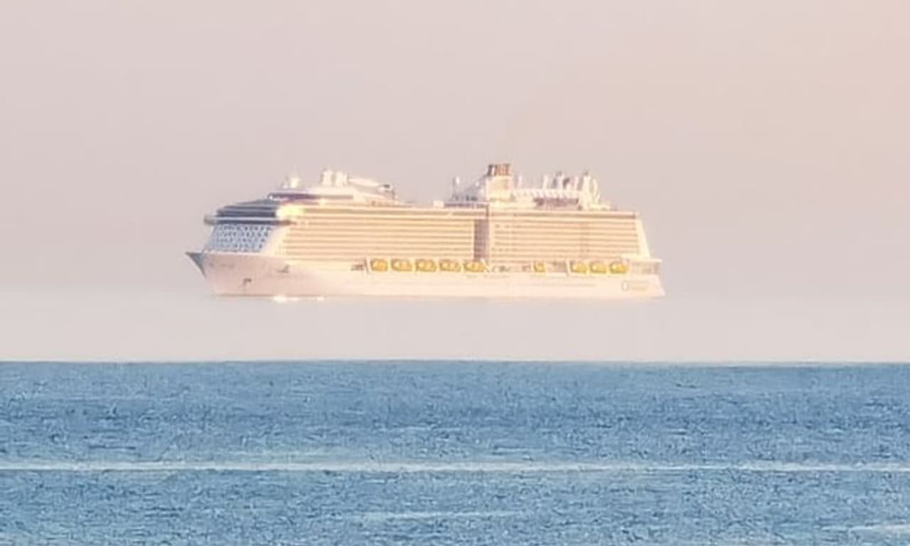 <p>കാലാവസ്ഥാ വ്യതിയാനത്തെ തുടര്‍ന്ന് താപനില വിപരീതമായി പ്രവര്‍ത്തിക്കുന്ന പ്രതിഭാസമാണ് ഇതിന് കാരണം. സാധാരണഗതിയിൽ, ഉയരം കൂടുന്നതിനനുസരിച്ച് വായുവിന്‍റെ താപനില കുറയുകയാണ് ചെയ്യുന്നത്.&nbsp;</p>