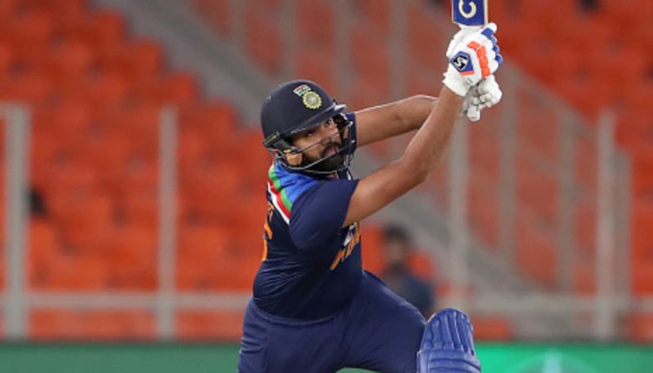 <p>1. ರೋಹಿತ್ ಶರ್ಮಾ: ಹಿಟ್ಮ್ಯಾನ್ ಖ್ಯಾತಿಯ ಆರಂಭಿಕ ಬ್ಯಾಟ್ಸ್ಮನ್</p> <p>1. ರೋಹಿತ್ ಶರ್ಮಾ: ಹಿಟ್ಮ್ಯಾನ್ ಖ್ಯಾತಿಯ ಆರಂಭಿಕ ಬ್ಯಾಟ್ಸ್ಮನ್</p>