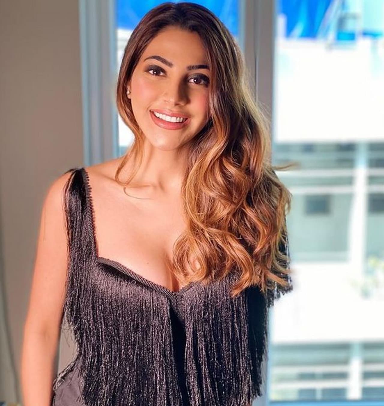 <p>ಬಿಗ್ ಬಾಸ್ 14 ಸ್ಪರ್ಧಿ ನಿಕ್ಕಿ ತಂಬೋಲಿ ಅವರು COVID 19 ದೃಢಪಟ್ಟಿದೆ ಎಂದು ಅವರು ಇಂದು ಇನ್ಸ್ಟಾಗ್ರಾಮ್ನಲ್ಲಿ ತಿಳಿಸಿದ್ದಾರೆ.</p> <p>ಬಿಗ್ ಬಾಸ್ 14 ಸ್ಪರ್ಧಿ ನಿಕ್ಕಿ ತಂಬೋಲಿ ಅವರು COVID 19 ದೃಢಪಟ್ಟಿದೆ ಎಂದು ಅವರು ಇಂದು ಇನ್ಸ್ಟಾಗ್ರಾಮ್ನಲ್ಲಿ ತಿಳಿಸಿದ್ದಾರೆ.</p>