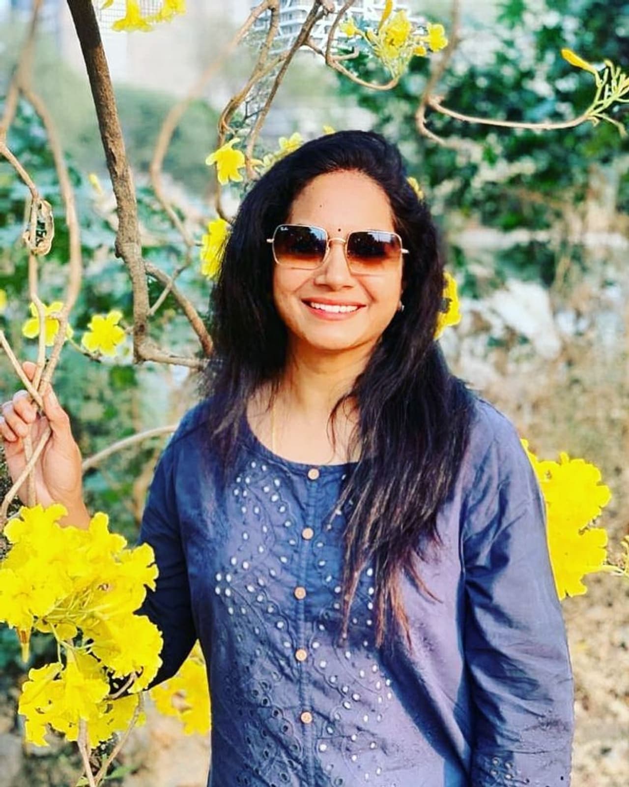 కోరి వచ్చిన వాడిని ప్రేమతో పెళ్లి చేసుకున్న సునీత.. సూపర్ హ్యాపీగా కనిపిస్తున్నారు. ఆమె లైఫ్ లో పెద్ద ఛేంజ్ స్పష్టంగా కనిపిస్తుంది. కోరి వచ్చిన వాడిని ప్రేమతో పెళ్లి చేసుకున్న సునీత.. సూపర్ హ్యాపీగా కనిపిస్తున్నారు. ఆమె లైఫ్ లో పెద్ద ఛేంజ్ స్పష్టంగా కనిపిస్తుంది.