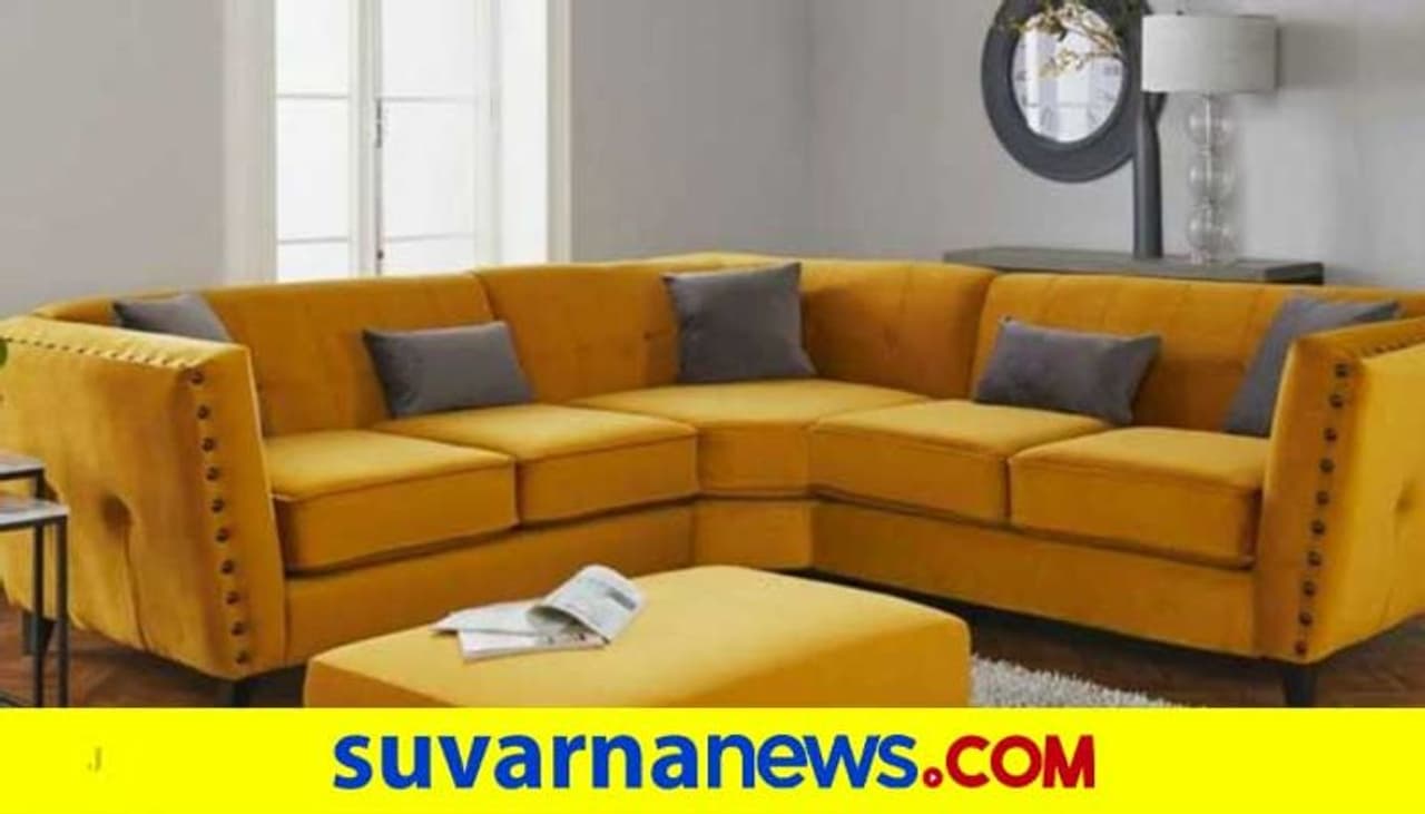 <p>ಅತಿರಂಜಿತ, ಬಜೆಟ್ ಮತ್ತು ಪರಿಸರ ಸ್ನೇಹಿ ಪೀಠೋಪಕರಣಗಳು ಮನೆಯ ಇತರ ಘಟಕಗಳೊಂದಿಗೆ ಚೆನ್ನಾಗಿ ಜೋಡಿಸಿದರೆ ಇತರರಿಂದ ಪ್ರಶಂಸೆ&nbsp;ಗಳಿಸಬಹುದು. ಪ್ರತಿಯೊಂದೂ&nbsp;ಪೀಠೋಪಕರಣಗಳ ಅಕ್ಸೆಸರಿಯನ್ನು ಇರಿಸಲು ಗಮನ ಹರಿಸಬೇಕು. ಏಕೆಂದರೆ ಅವು ಮನೆಯ ತೊಂಬತ್ತು ಪ್ರತಿಶತವನ್ನು ಸುಂದರವನ್ನಗಿ ಮಾಡುತ್ತವೆ ಮತ್ತು ಸುತ್ತಲಿನ ಶಕ್ತಿ ಮತ್ತು ಪ್ರಭೆಯನ್ನು ನಿರ್ಧರಿಸುತ್ತವೆ. ಸರಿಯಾದ ಸ್ಥಾನವು ಸಾಮರಸ್ಯವನ್ನು ಮಾತ್ರವಲ್ಲದೇ, ಸಂಪತ್ತು ಮತ್ತು ಅದೃಷ್ಟವನ್ನು ತರುತ್ತದೆ. ಆದ್ದರಿಂದ, ಪೀಠೋಪಕರಣಗಳನ್ನು ಮನೆಯಲ್ಲಿ ಹೇಗೆ ಇರಿಸುವುದು ಎಂಬುದರ ಬಗ್ಗೆ ಕೆಲವು ವಾಸ್ತು ಸಲಹೆಗಳು ಇಲ್ಲಿವೆ.</p>