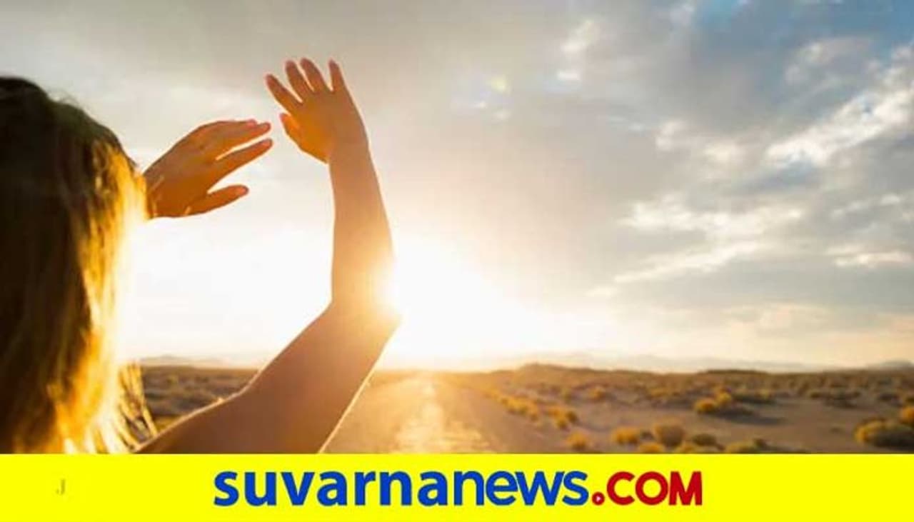 <p>ಹೆಚ್ಚು ಸಮಯದವರೆಗೆ ಬೇಗೆಯ ಶಾಖಕ್ಕೆ ಒಡ್ಡಿಕೊಂಡಾಗ, ದೇಹದ ನೈಸರ್ಗಿಕ ತಂಪಾಗಿಸುವಿಕೆಯ ವ್ಯವಸ್ಥೆಯು ವಿಫಲಗೊಳ್ಳುತ್ತದೆ. ಇದು ಬಳಲಿಕೆ ಮತ್ತು ಶಾಖದ ಹೊಡೆತಕ್ಕೆ ಕಾರಣವಾಗಬಹುದು. ಎಲೆಕ್ಟ್ರೋಲೈಟ್ಗಳು, ಖನಿಜಗಳು ದೇಹದಲ್ಲಿನ ದ್ರವಗಳ ಸಮತೋಲನವನ್ನು ನಿಯಂತ್ರಿಸಲು ಸಹಾಯ ಮಾಡುತ್ತದೆ. ಇವುಗಳಲ್ಲಿ ಸೋಡಿಯಂ, ಪೊಟ್ಯಾಷಿಯಮ್, ಕ್ಲೋರೈಡ್, ರಂಜಕ, ಕ್ಯಾಲ್ಸಿಯಂ ಮತ್ತು ಮೆಗ್ನೀಷಿಯಮ್ ಸೇರಿವೆ. ಬೇಸಿಗೆಯ ಶಾಖದಲ್ಲಿ ವ್ಯಾಯಾಮ ಮಾಡುವಾಗ ನೆನಪಿನಲ್ಲಿಡಬೇಕಾದ ಕೆಲವು ಇತರ ವಿಷಯಗಳನ್ನು ಕೆಳಗೆ ನೀಡಲಾಗಿದೆ:</p> <p>ಹೆಚ್ಚು ಸಮಯದವರೆಗೆ ಬೇಗೆಯ ಶಾಖಕ್ಕೆ ಒಡ್ಡಿಕೊಂಡಾಗ, ದೇಹದ ನೈಸರ್ಗಿಕ ತಂಪಾಗಿಸುವಿಕೆಯ ವ್ಯವಸ್ಥೆಯು ವಿಫಲಗೊಳ್ಳುತ್ತದೆ. ಇದು ಬಳಲಿಕೆ ಮತ್ತು ಶಾಖದ ಹೊಡೆತಕ್ಕೆ ಕಾರಣವಾಗಬಹುದು. ಎಲೆಕ್ಟ್ರೋಲೈಟ್ಗಳು, ಖನಿಜಗಳು ದೇಹದಲ್ಲಿನ ದ್ರವಗಳ ಸಮತೋಲನವನ್ನು ನಿಯಂತ್ರಿಸಲು ಸಹಾಯ ಮಾಡುತ್ತದೆ. ಇವುಗಳಲ್ಲಿ ಸೋಡಿಯಂ, ಪೊಟ್ಯಾಷಿಯಮ್, ಕ್ಲೋರೈಡ್, ರಂಜಕ, ಕ್ಯಾಲ್ಸಿಯಂ ಮತ್ತು ಮೆಗ್ನೀಷಿಯಮ್ ಸೇರಿವೆ. ಬೇಸಿಗೆಯ ಶಾಖದಲ್ಲಿ ವ್ಯಾಯಾಮ ಮಾಡುವಾಗ ನೆನಪಿನಲ್ಲಿಡಬೇಕಾದ ಕೆಲವು ಇತರ ವಿಷಯಗಳನ್ನು ಕೆಳಗೆ ನೀಡಲಾಗಿದೆ:</p>