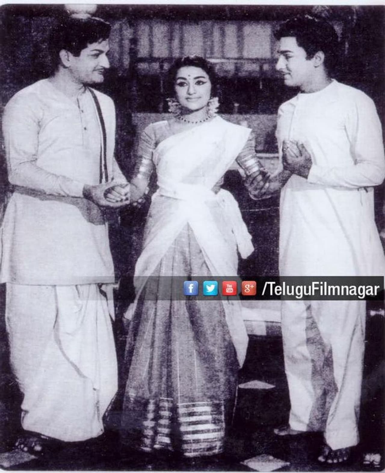 ఎన్టీఆర్తో శోభన్బాబు అరుదైన చిత్రాలు. ఎన్టీఆర్తో శోభన్బాబు అరుదైన చిత్రాలు.