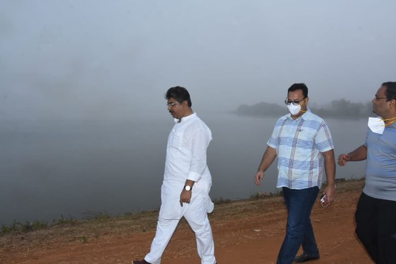 <p>ಶನಿವಾರ ರಾತ್ರಿ ಛಬ್ಬಿ ಗ್ರಾಮದ ಸರ್ಕಾರಿ ಶಾಲೆಯಲ್ಲಿ ವಾಸ್ತವ್ಯ ಹೂಡಿದ್ದ ಸಚಿವ ಆರ್‌. ಅಶೋಕ್‌&nbsp;</p>